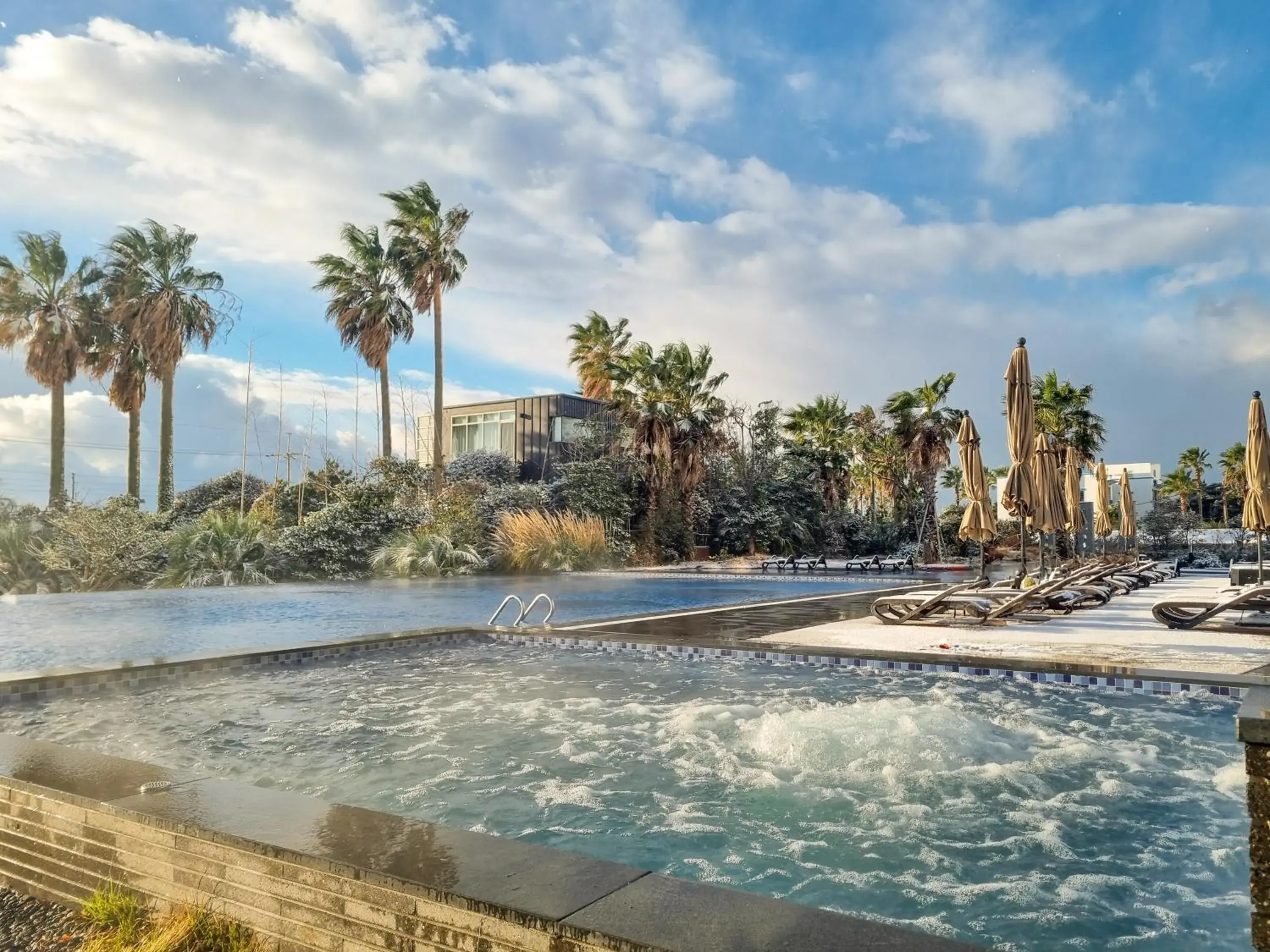 Swimming Pool in Hotel Sumorum