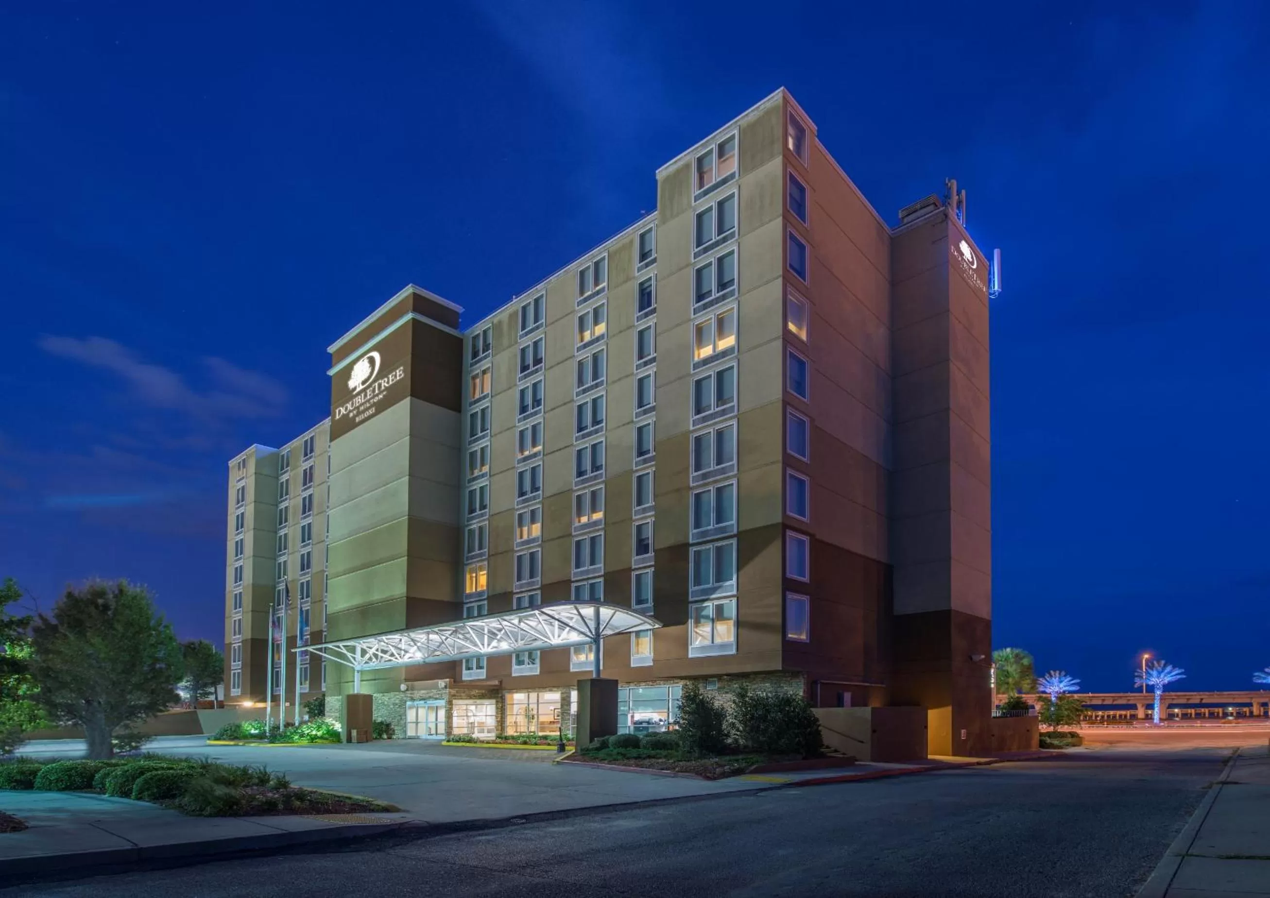 Property building in DoubleTree by Hilton Biloxi