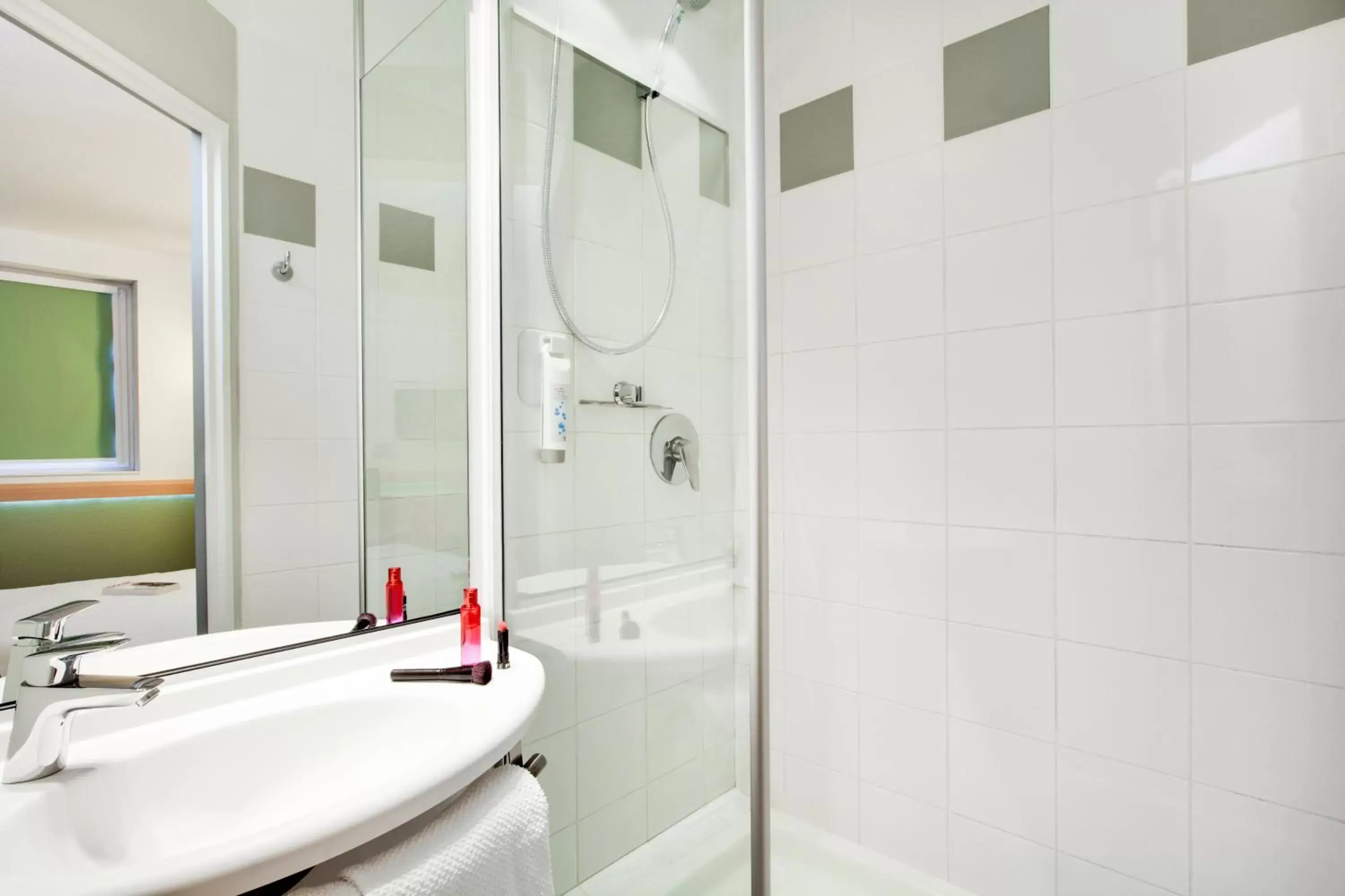 Shower, Bathroom in ibis Budget Clermont Ferrand Centre Montferrand