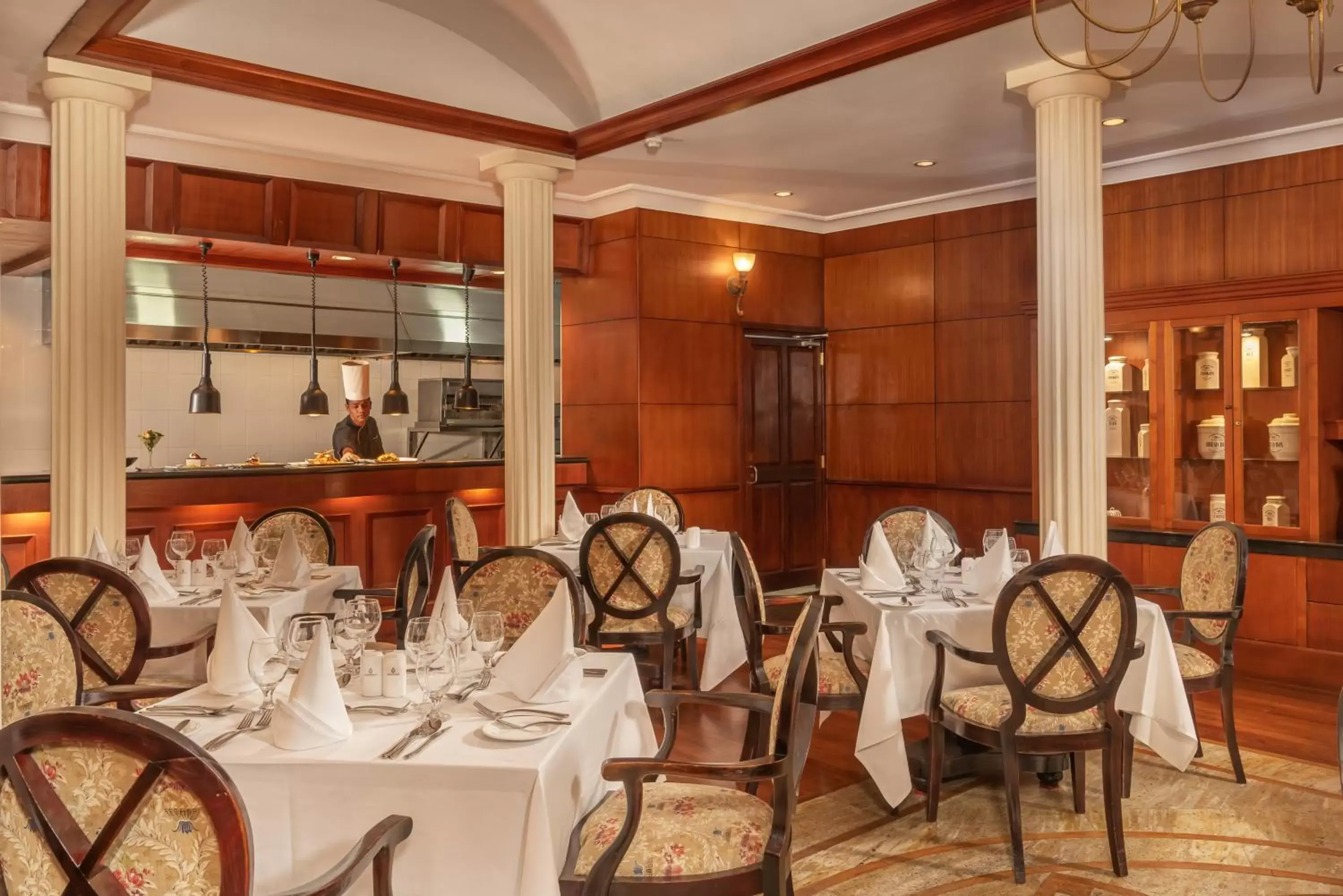 Restaurant/Places to Eat in The Grand Hotel - Heritage Grand