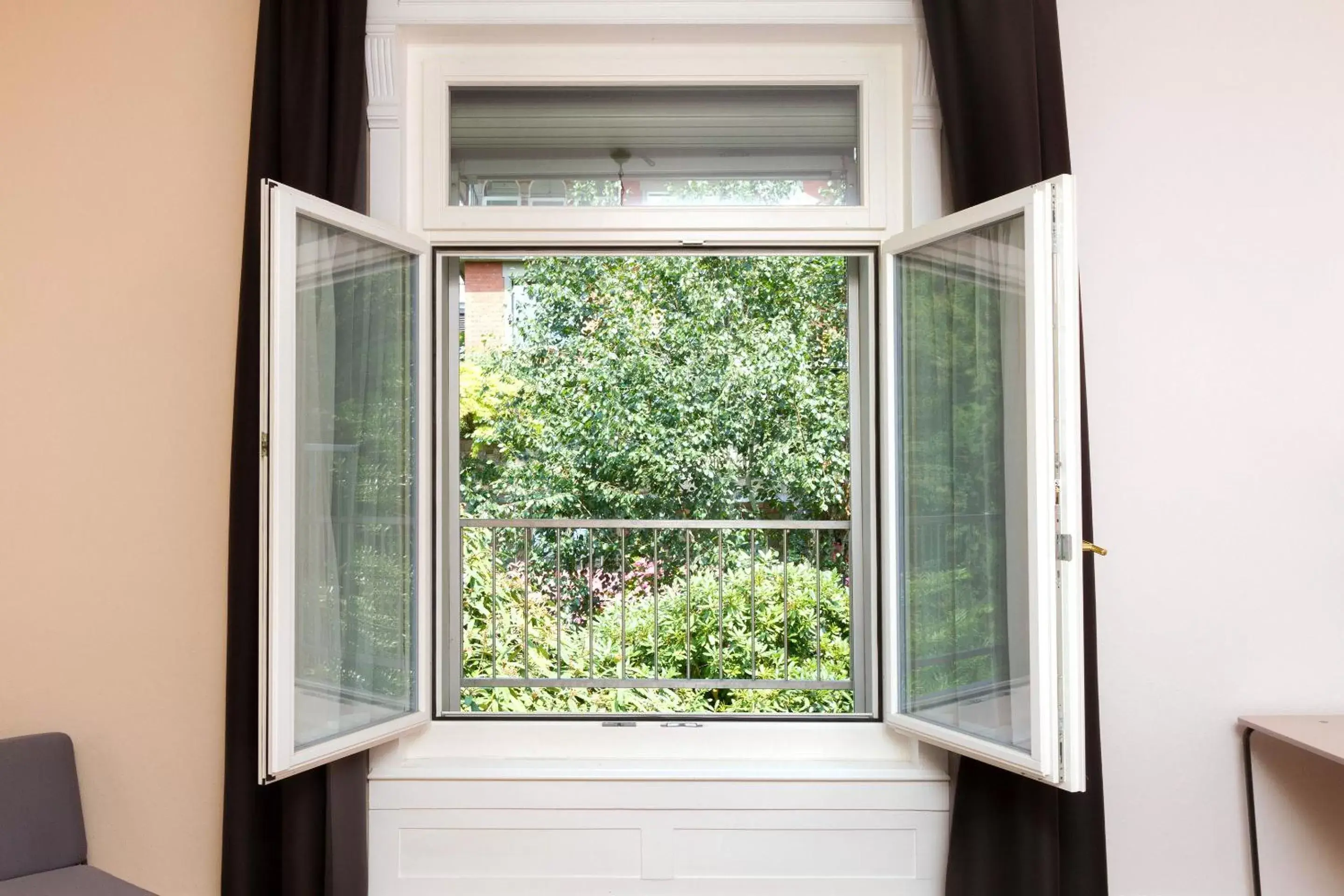 Garden view in Hotel Beau Séjour Lucerne Garden view in Hotel Beau Séjour Lucerne