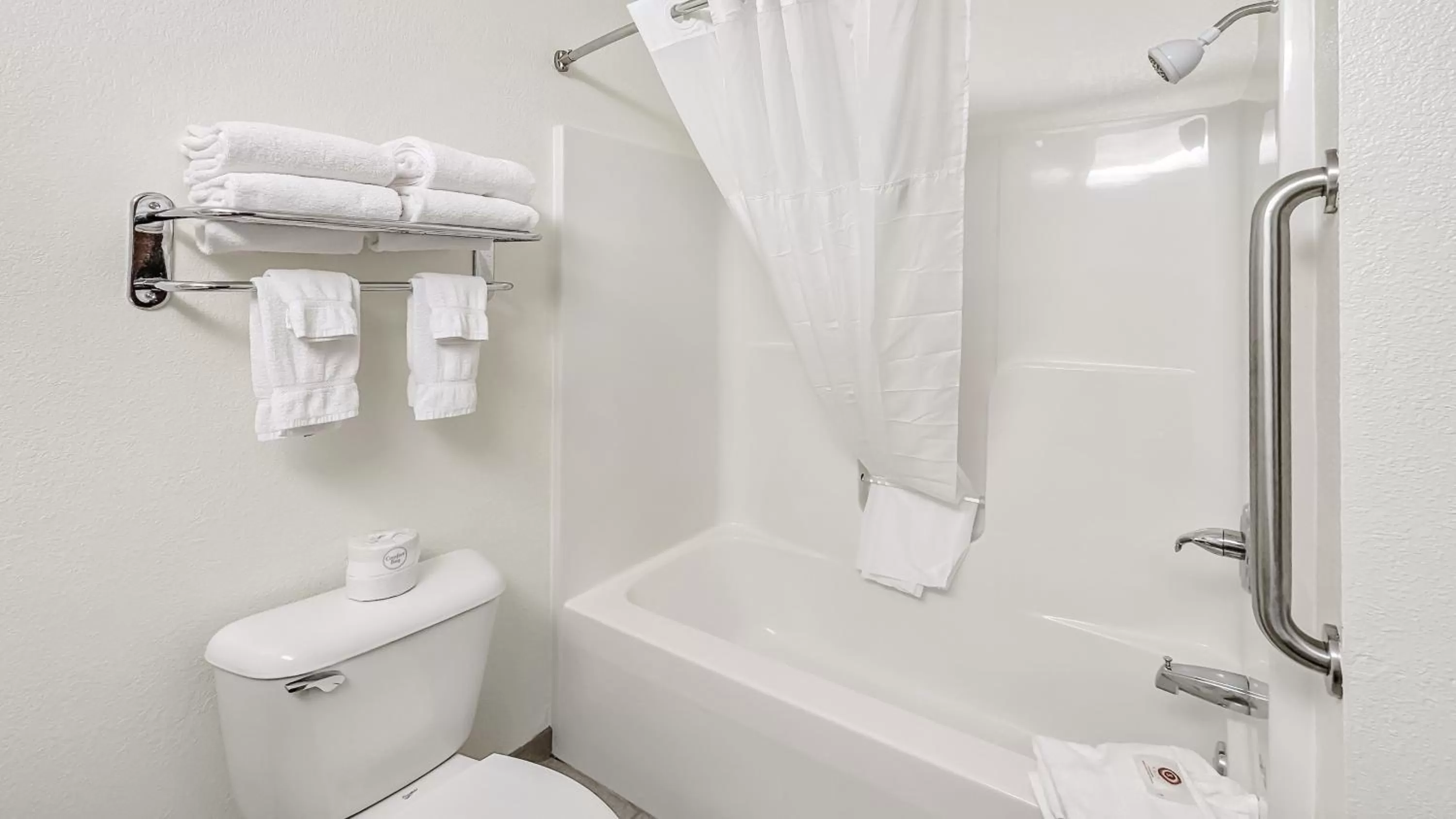 Bathroom in Estherville Hotel & Suites