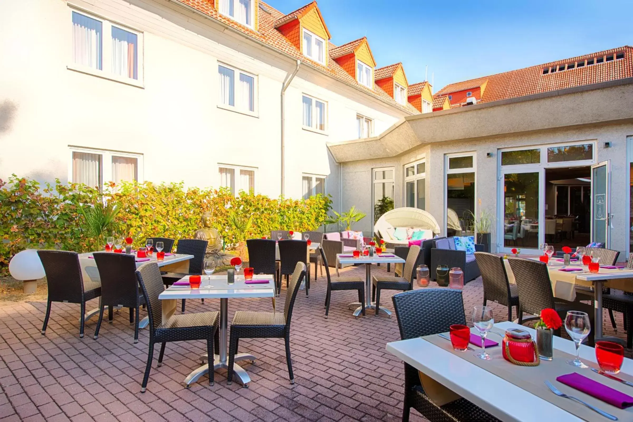 Balcony/Terrace, Restaurant/Places to Eat in Leonardo Hotel Mannheim-Ladenburg