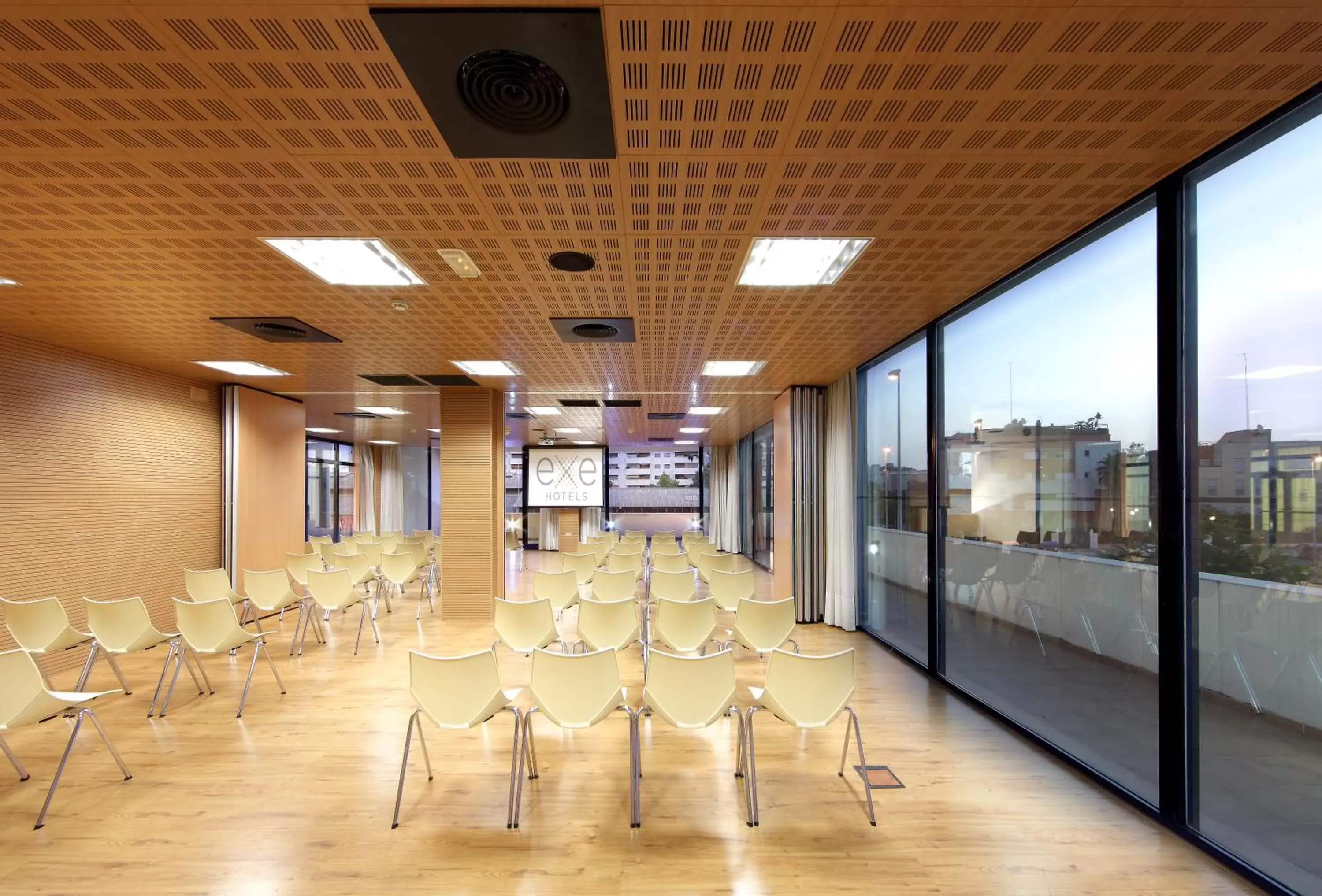 Meeting/conference room in Exe Sevilla Palmera