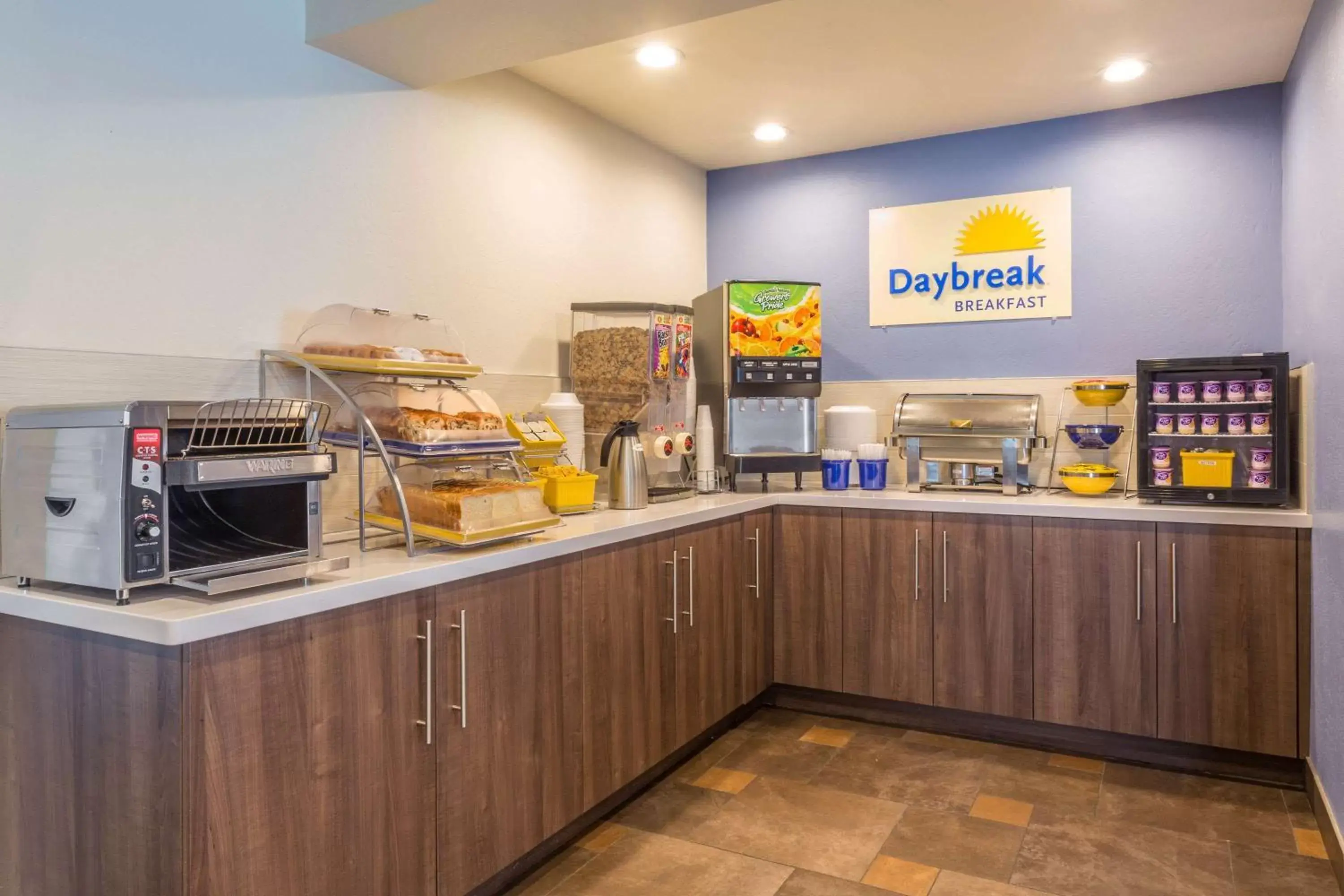 Restaurant/places to eat in Days Inn & Suites by Wyndham East Flagstaff