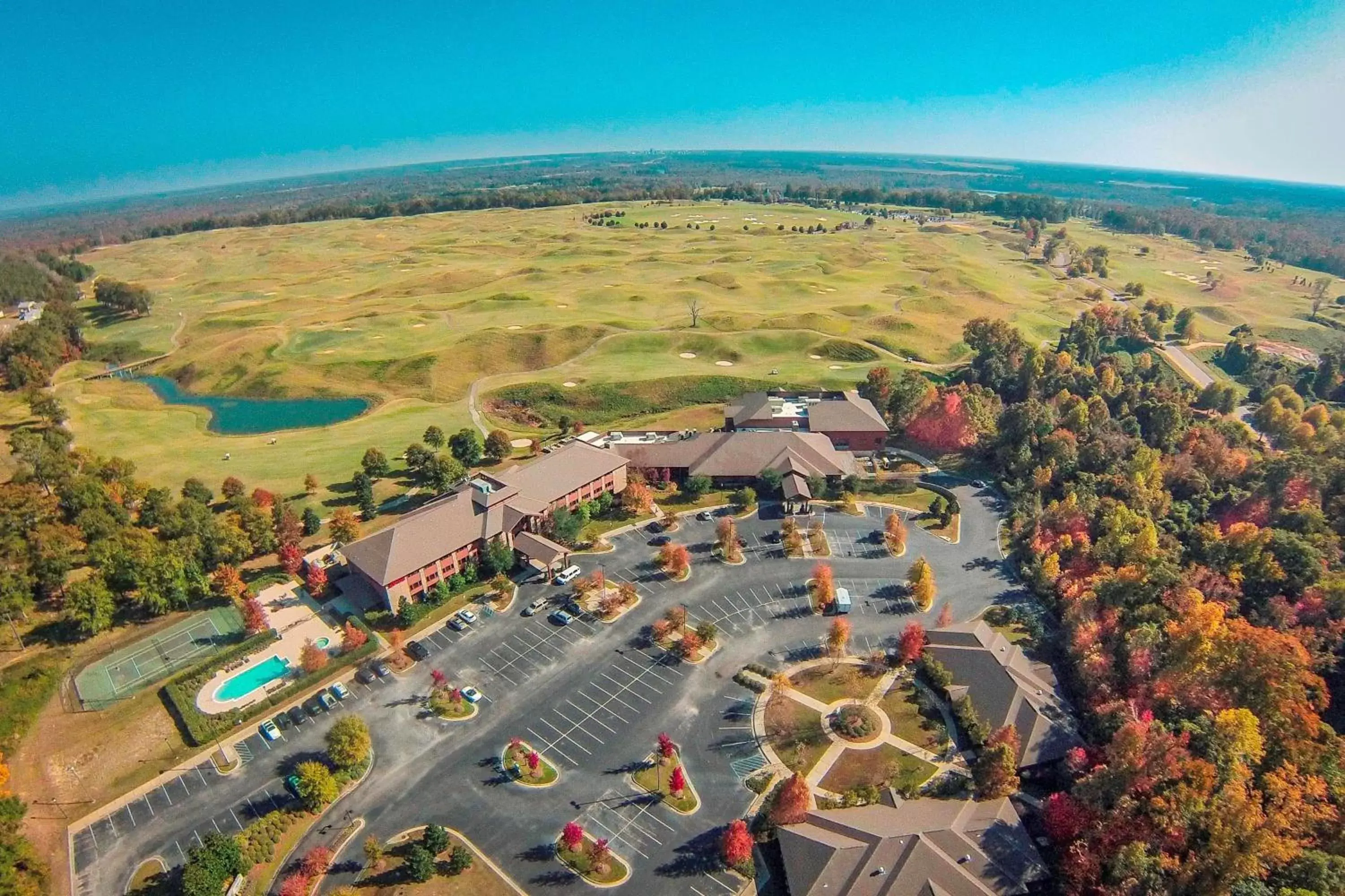 Golfcourse, Bird's-eye View in Montgomery Marriott Prattville Hotel & Conf Ctr at Capitol Hill