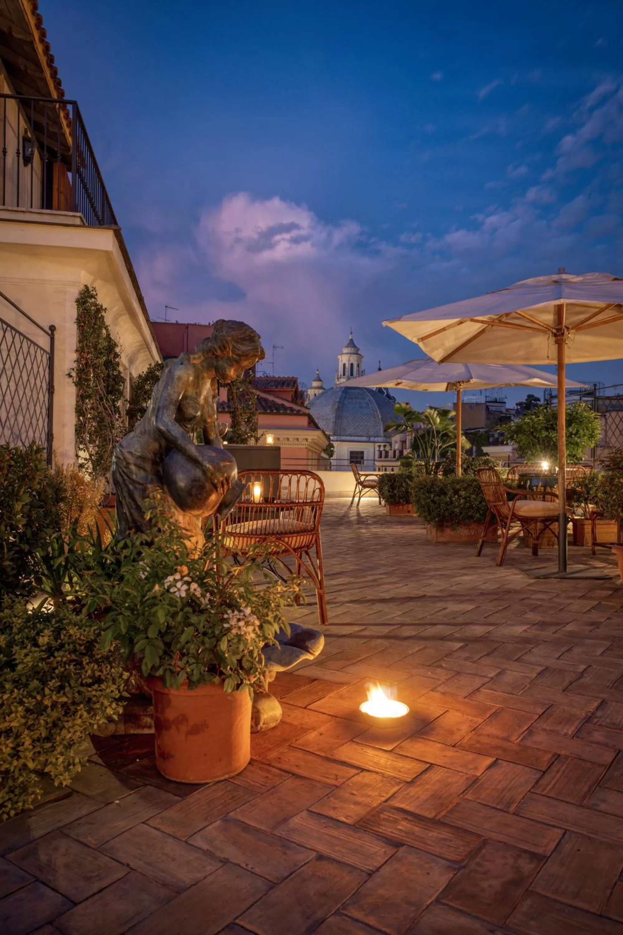 Property building in Hotel Locarno