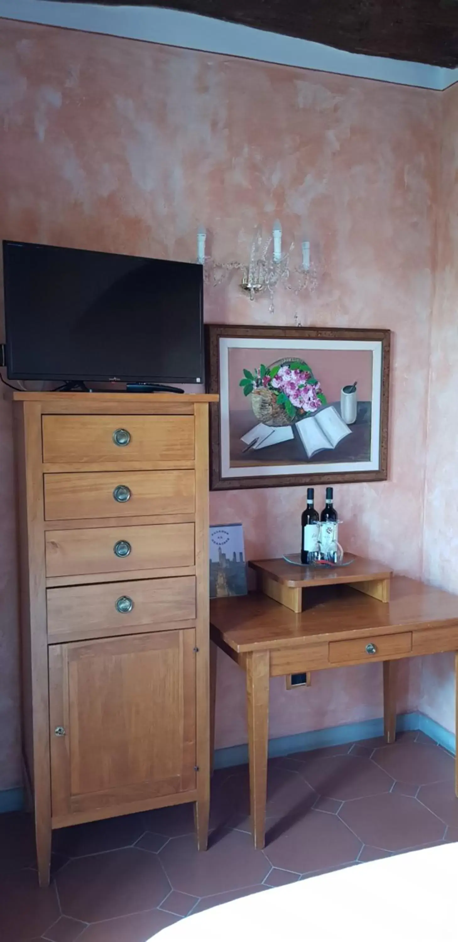 TV and multimedia, TV/Entertainment Center in B&B Palazzo Al Torrione 2