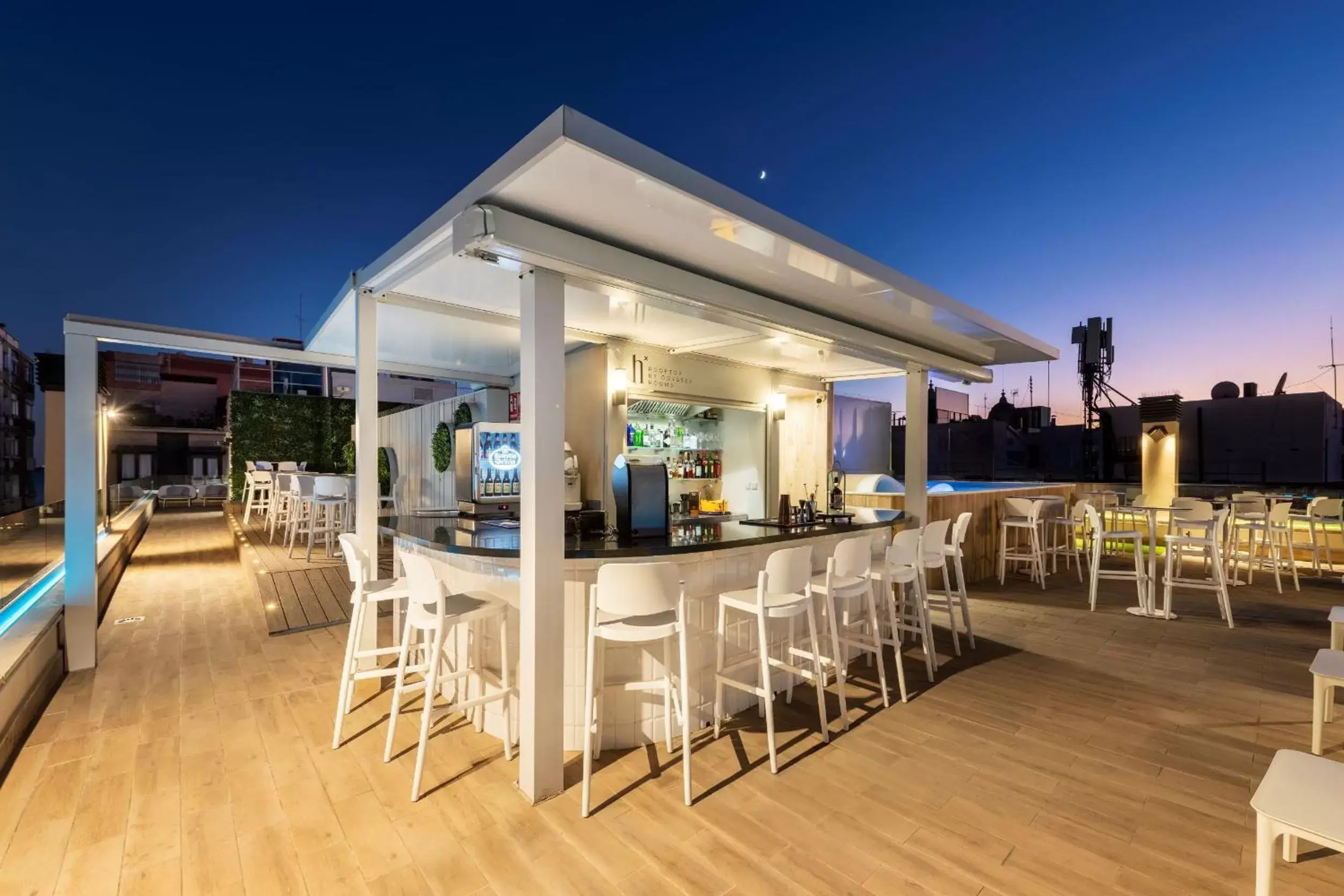 Lounge or bar, Restaurant/Places to Eat in Odyssey Rooms Alicante