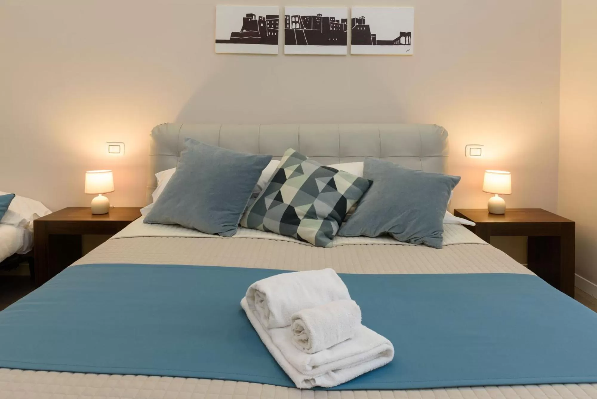 Bed in Domus Angioina