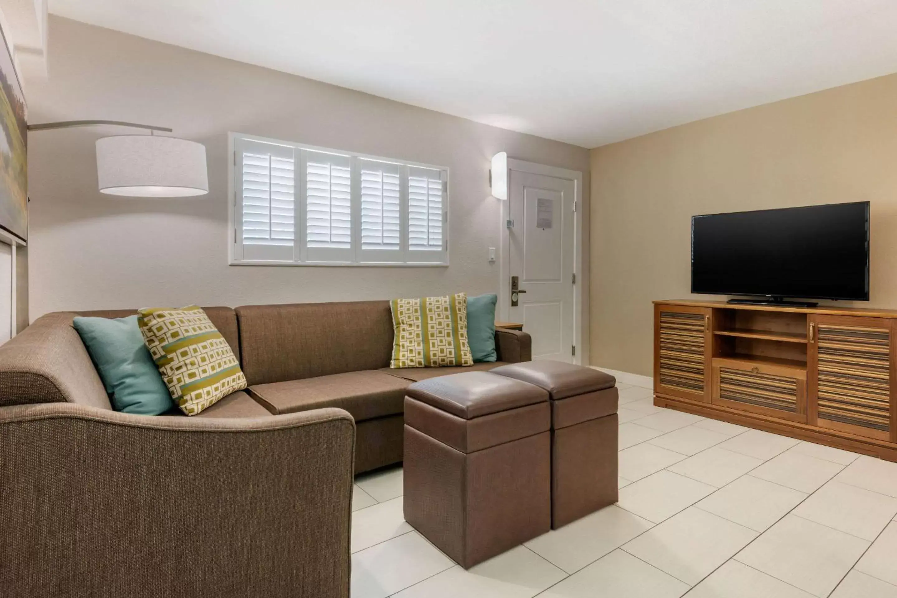 Photo of the whole room, Seating Area in Seafarer Inn & Suites, Ascend Hotel Collection