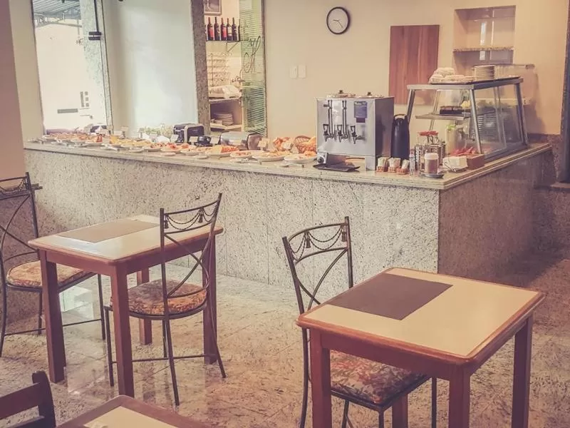 Restaurant/places to eat in Jardim Hotel
