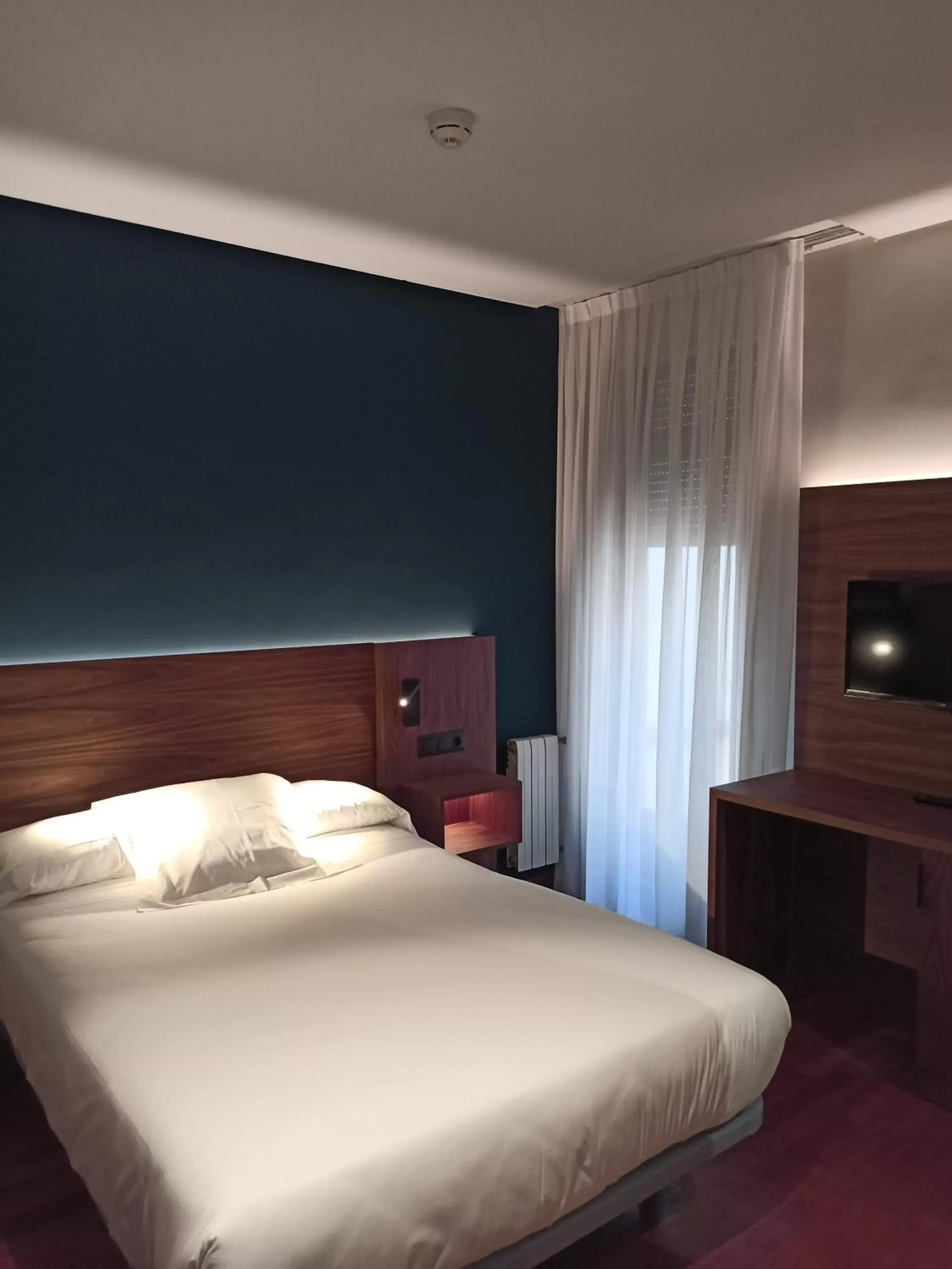 Photo of the whole room, Bed in ARVA Spa París