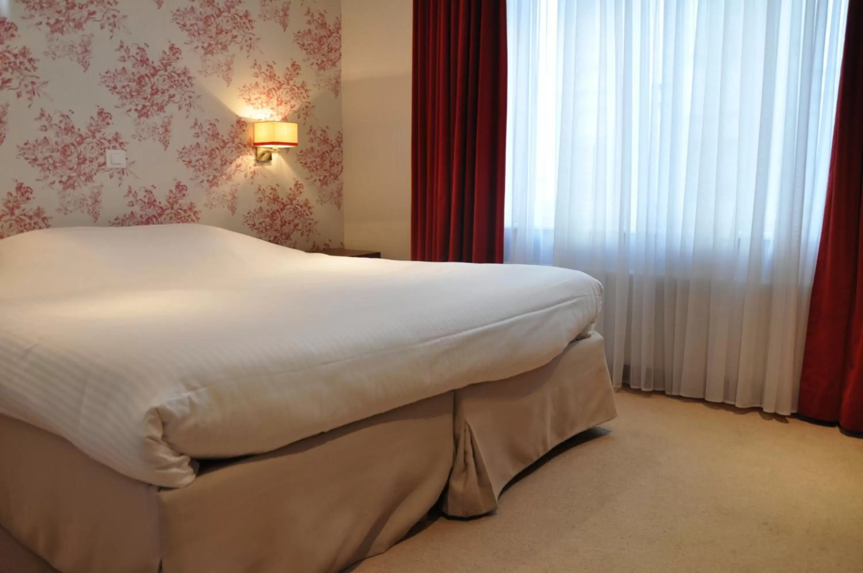 Bedroom, Bed in Hotel Louisa