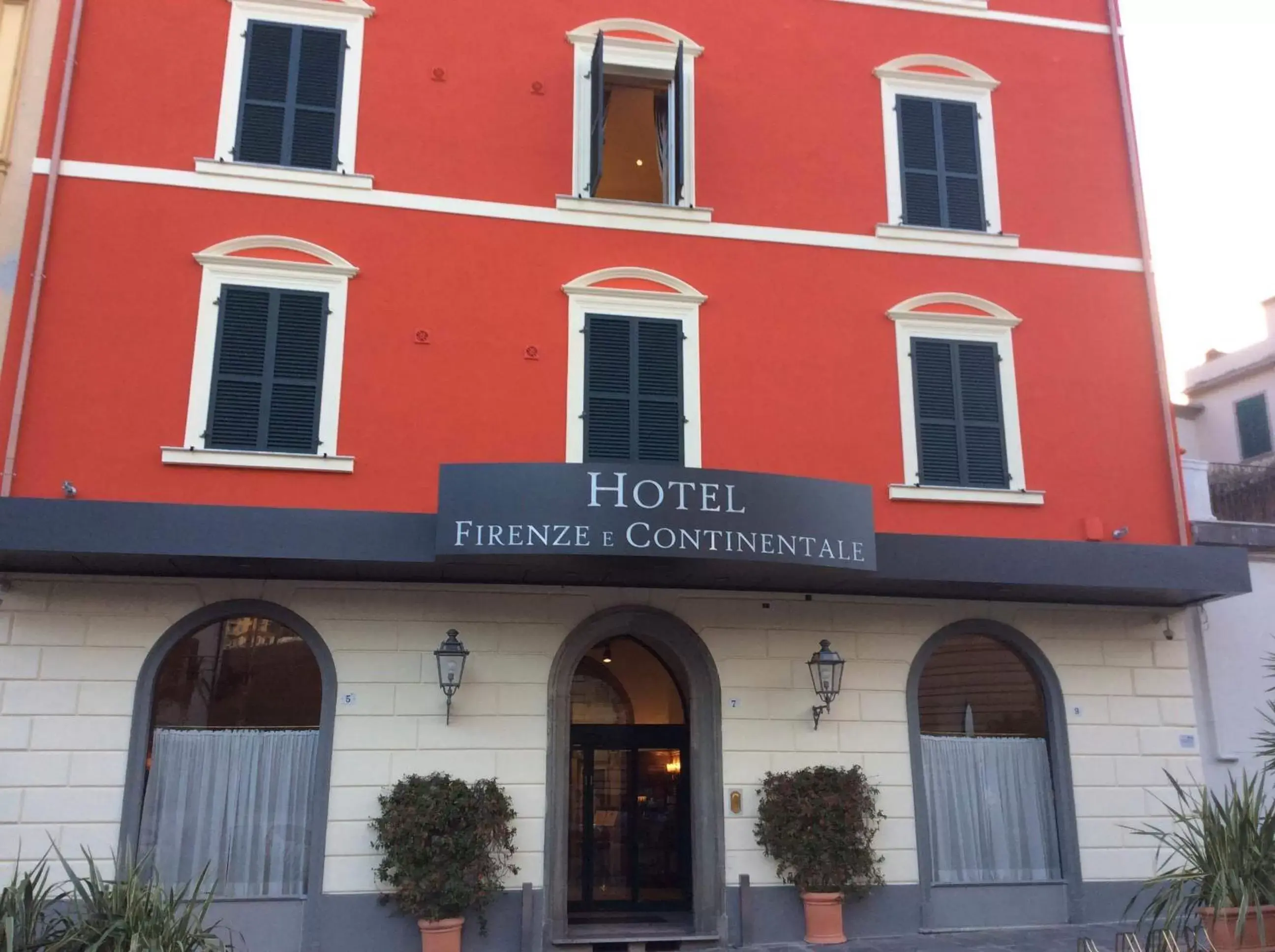 Property building in Hotel Firenze e Continentale