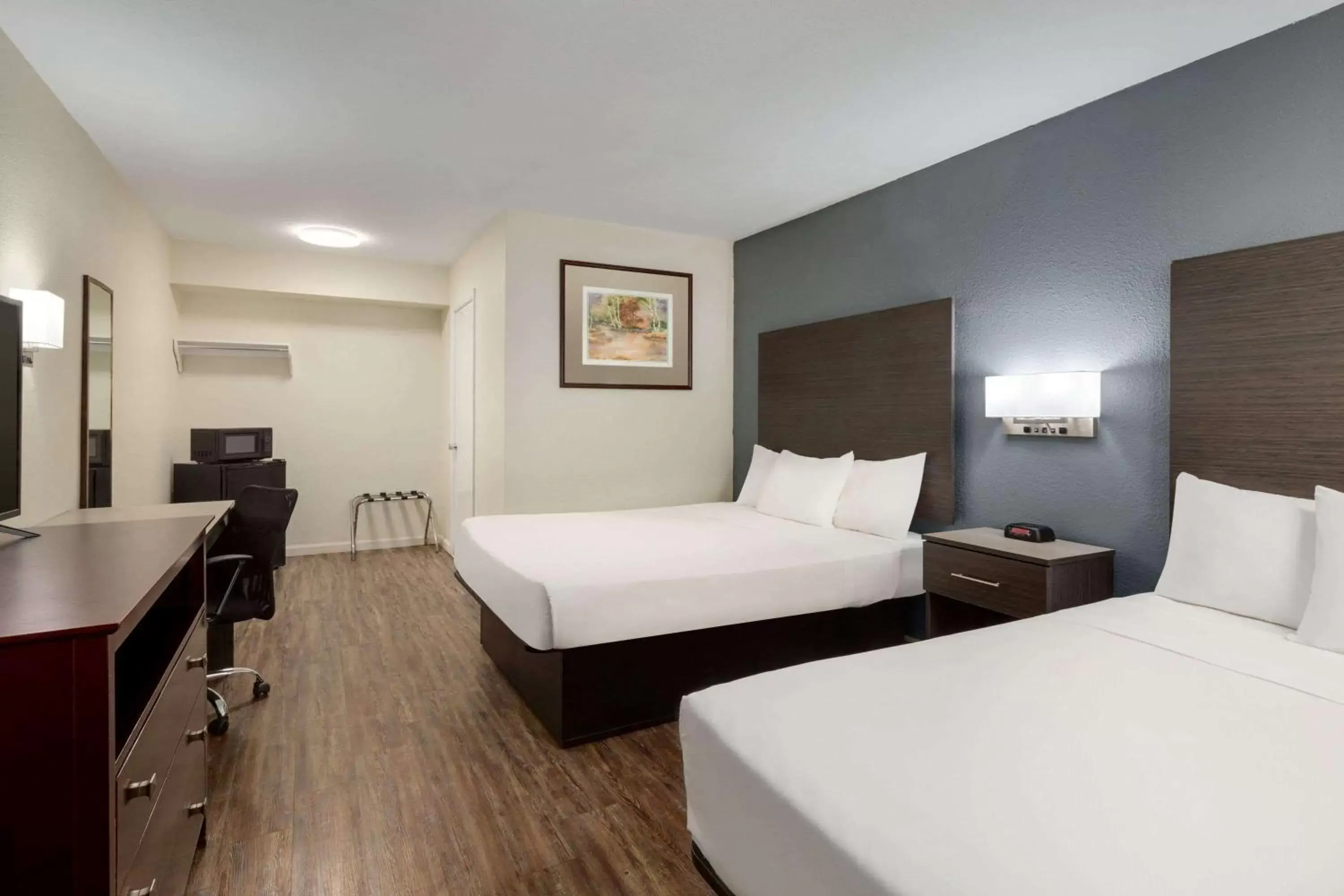 Photo of the whole room in Days Inn by Wyndham Lawton