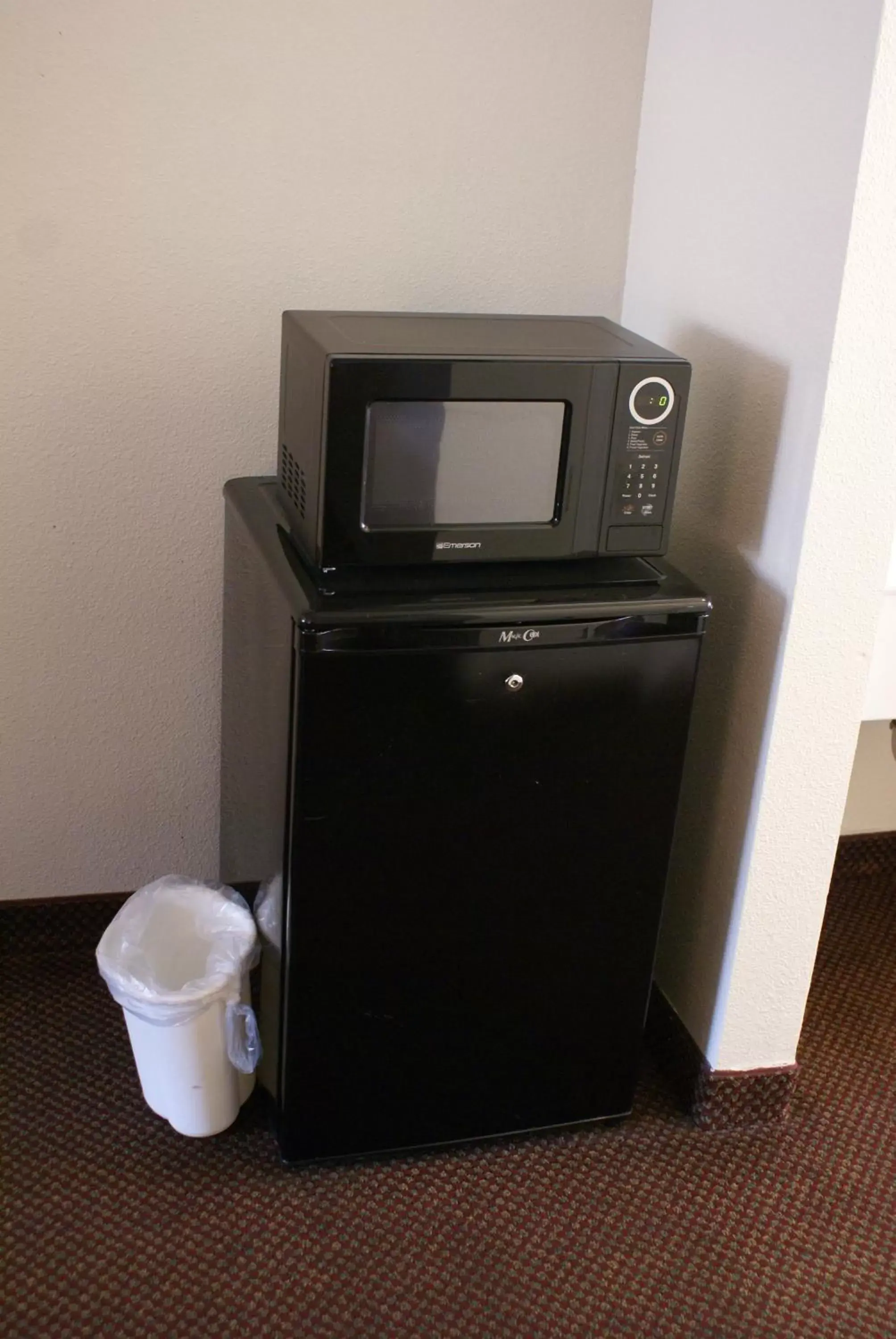 Other, TV/Entertainment Center in Airport Inn