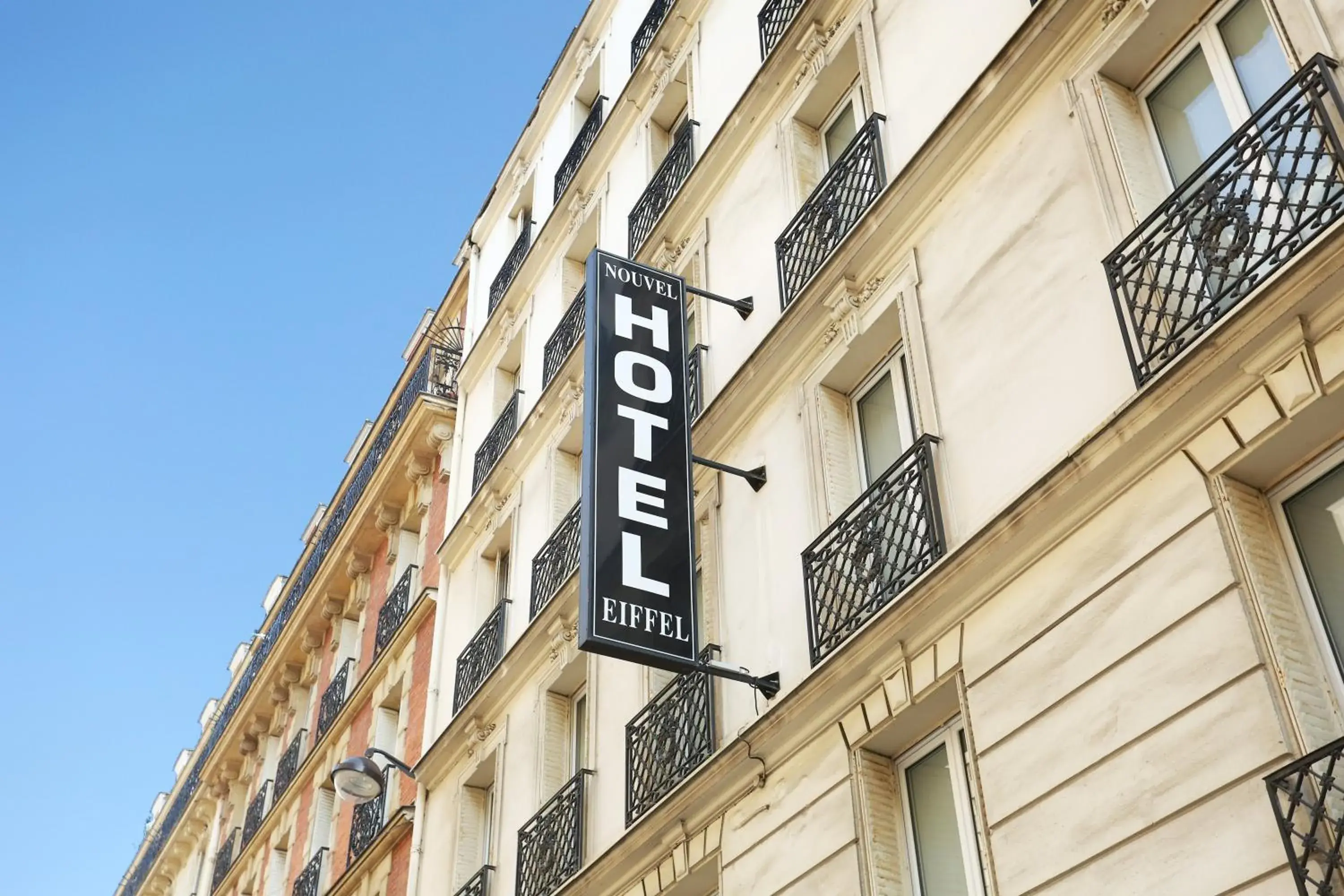 Facade/entrance, Property Logo/Sign in Nouvel Hotel Eiffel