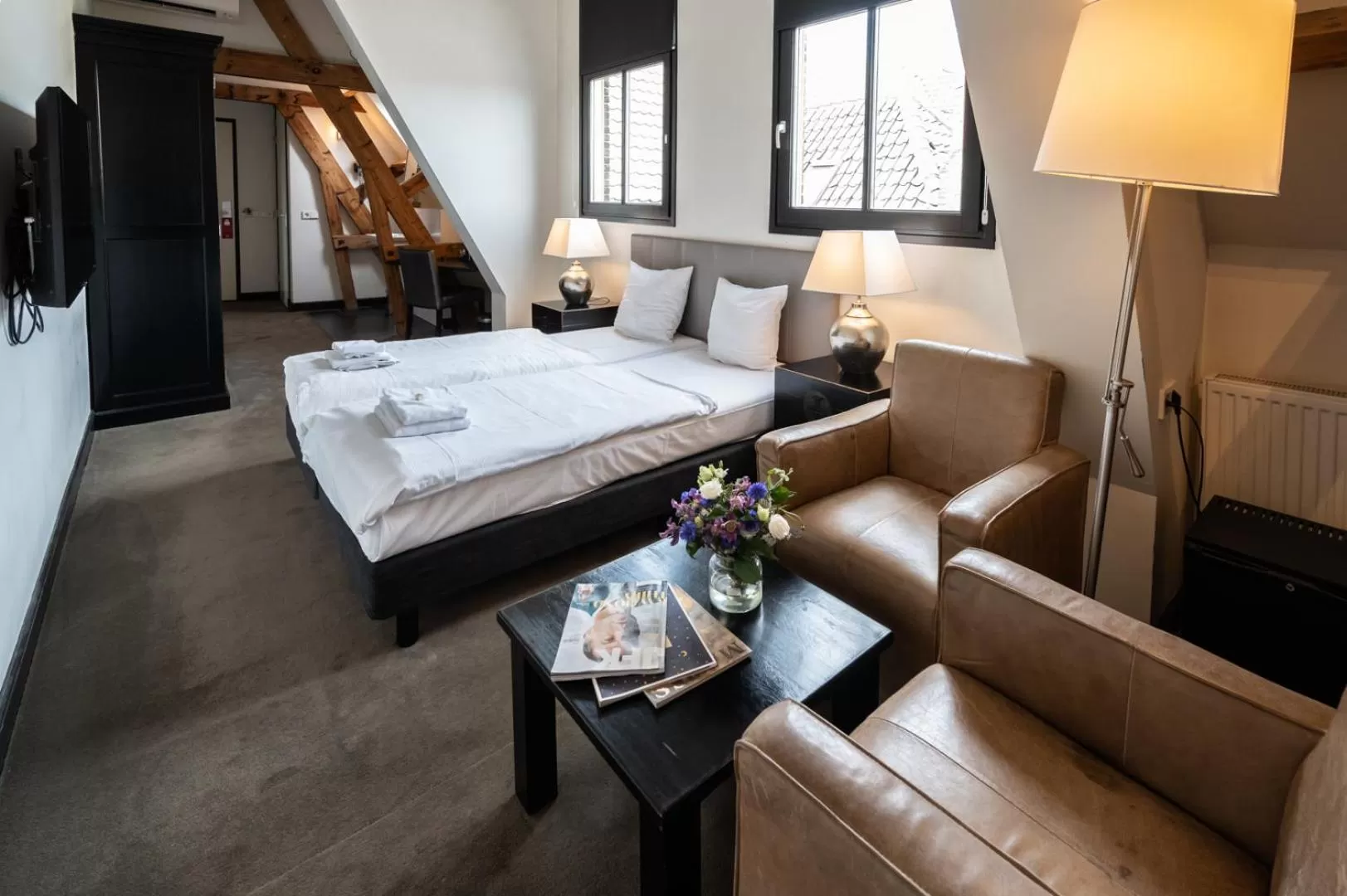 Bathroom, Bed in Grand Hotel Alkmaar