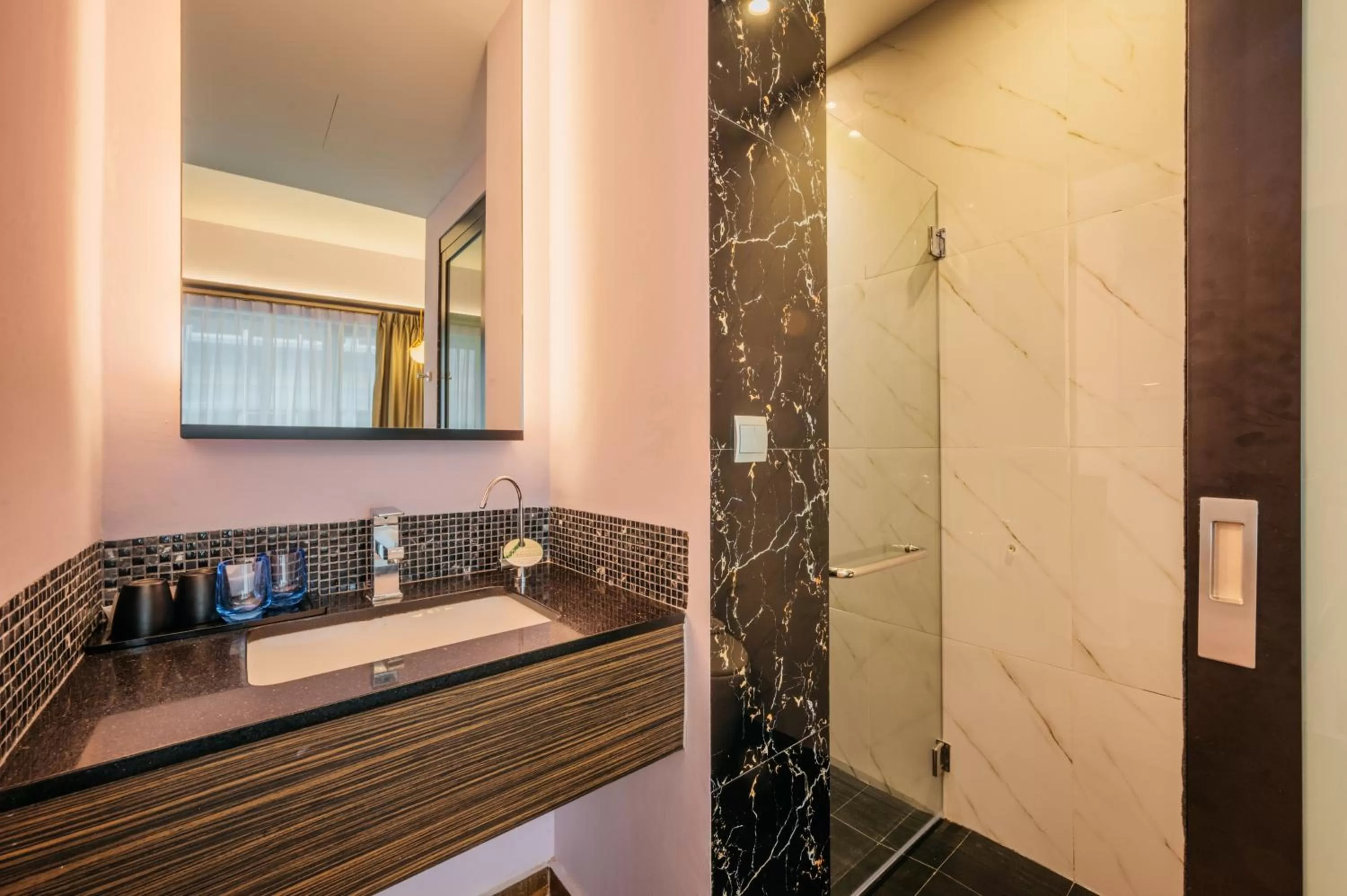 Bathroom in Mercure Singapore Tyrwhitt