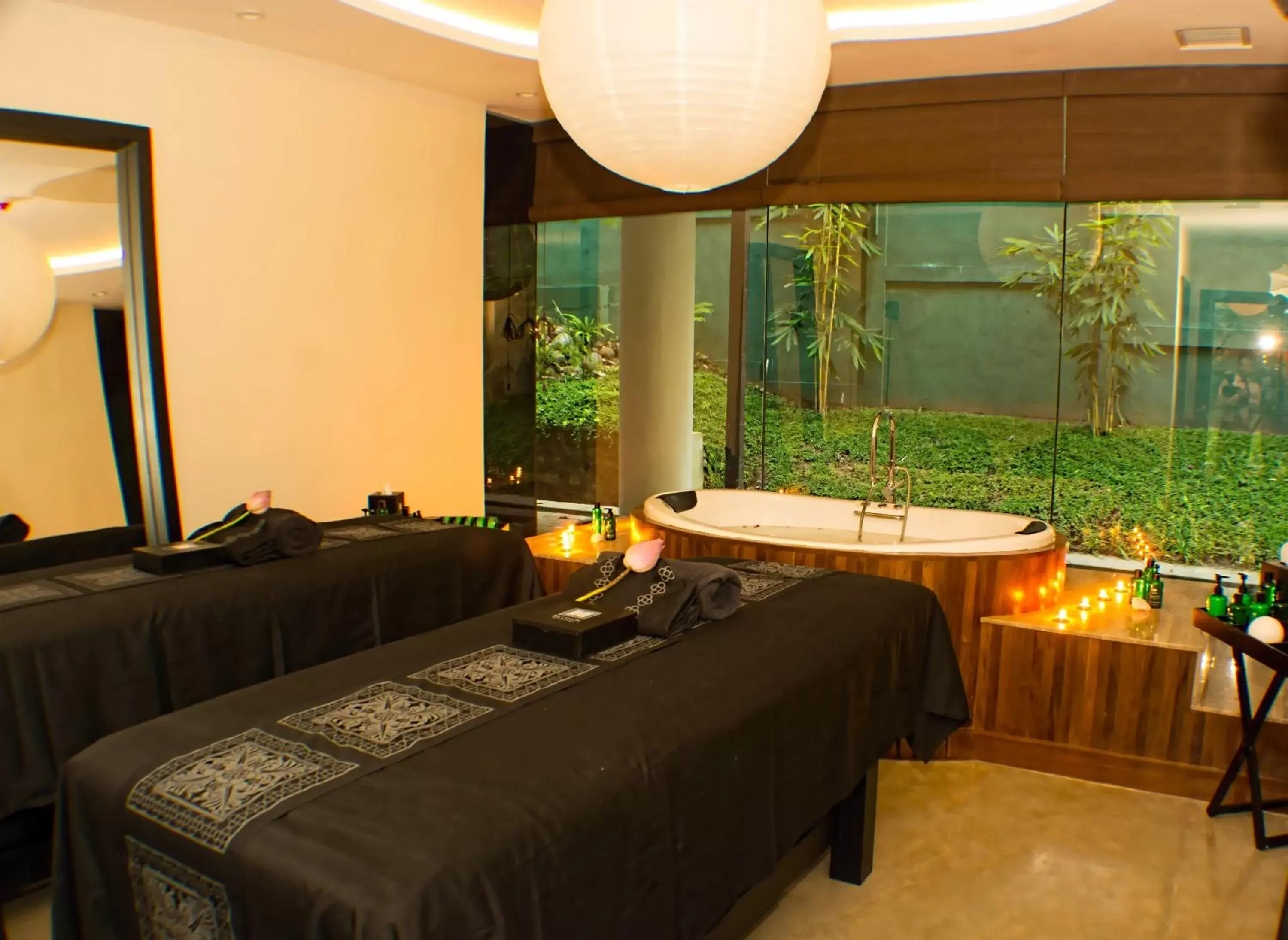 Massage in Mahaweli Reach Hotel