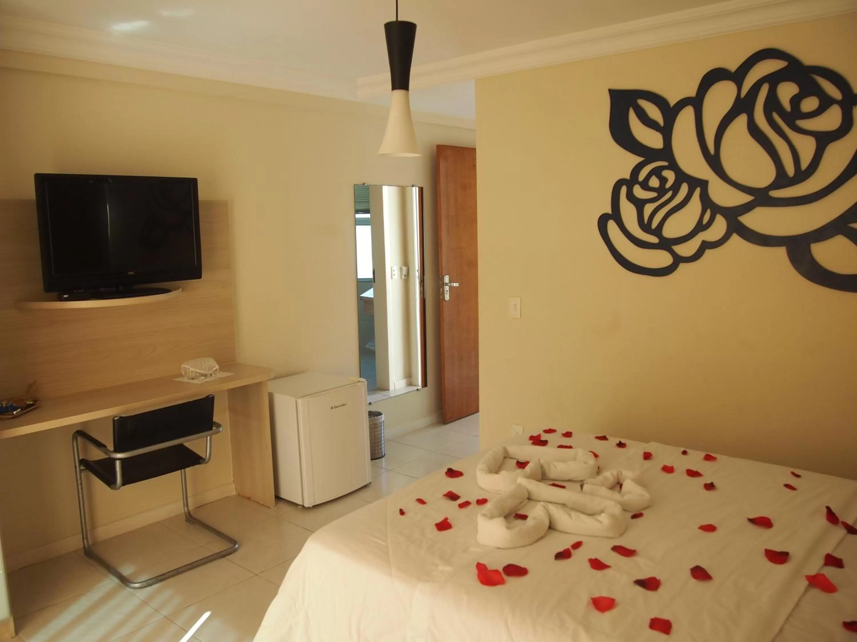 TV and multimedia, Bed in Ocean View Hotel