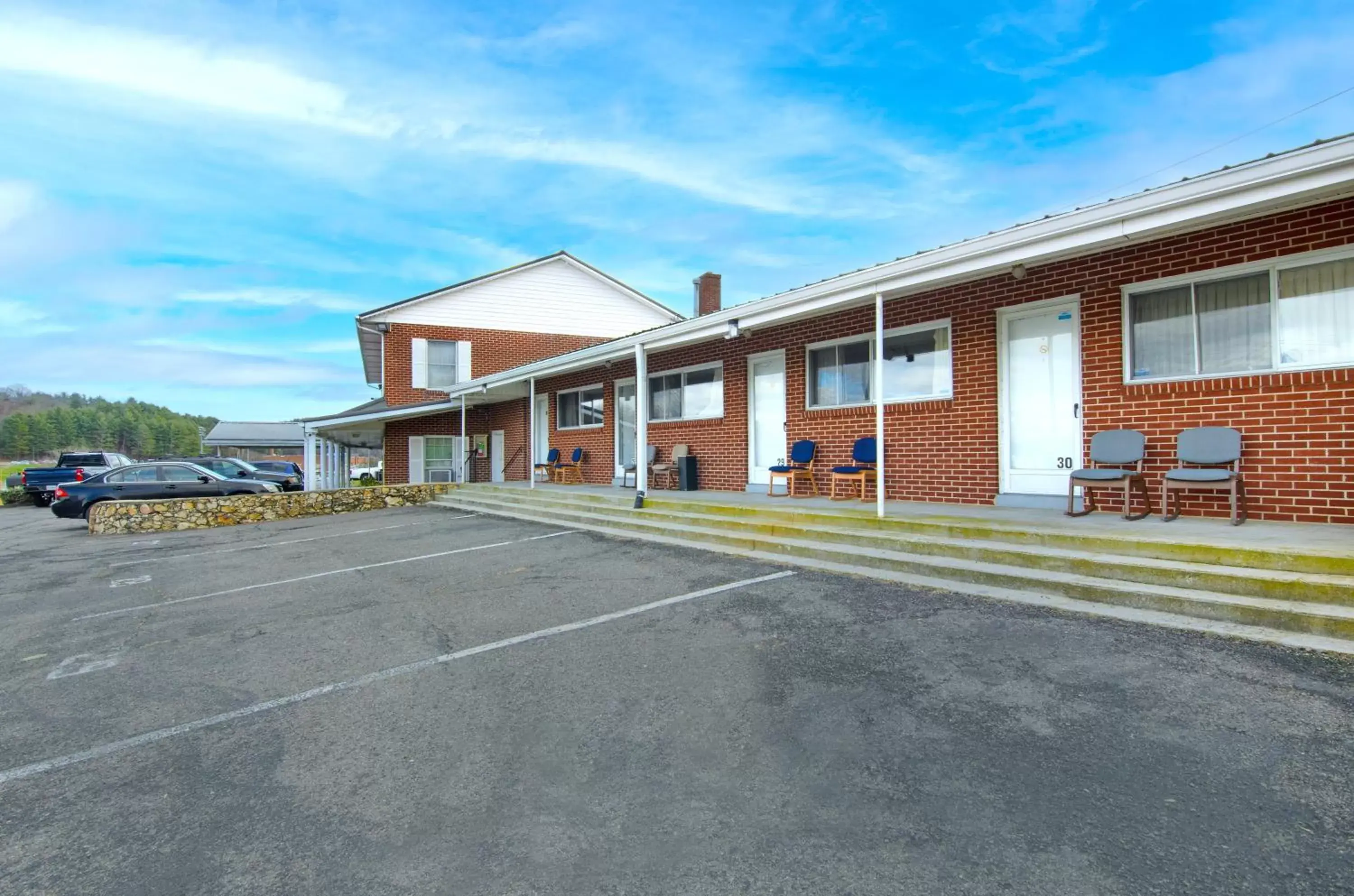 Property Building in Knob Hill Motor Lodge