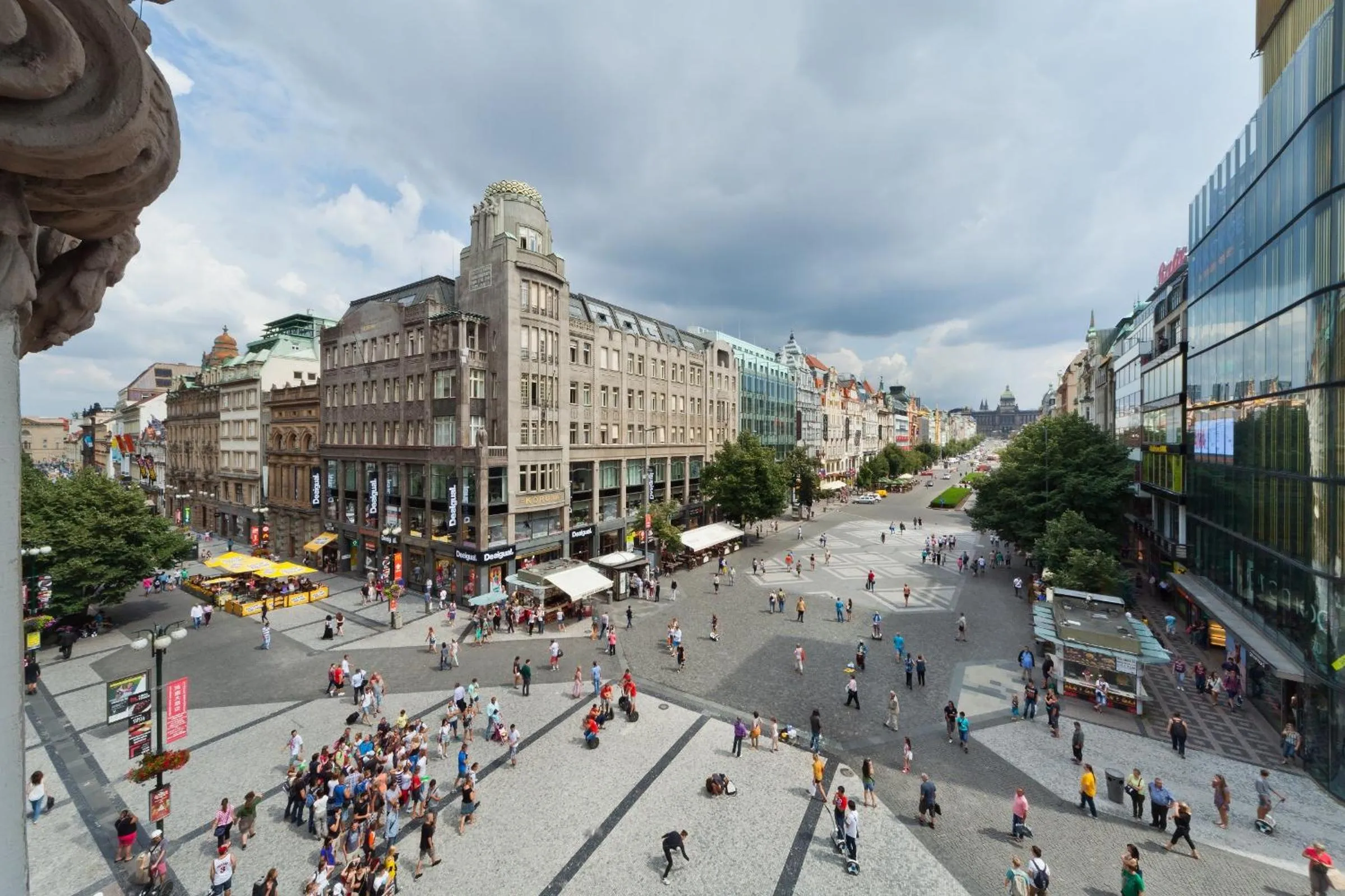 Area and facilities in Prague Inn
