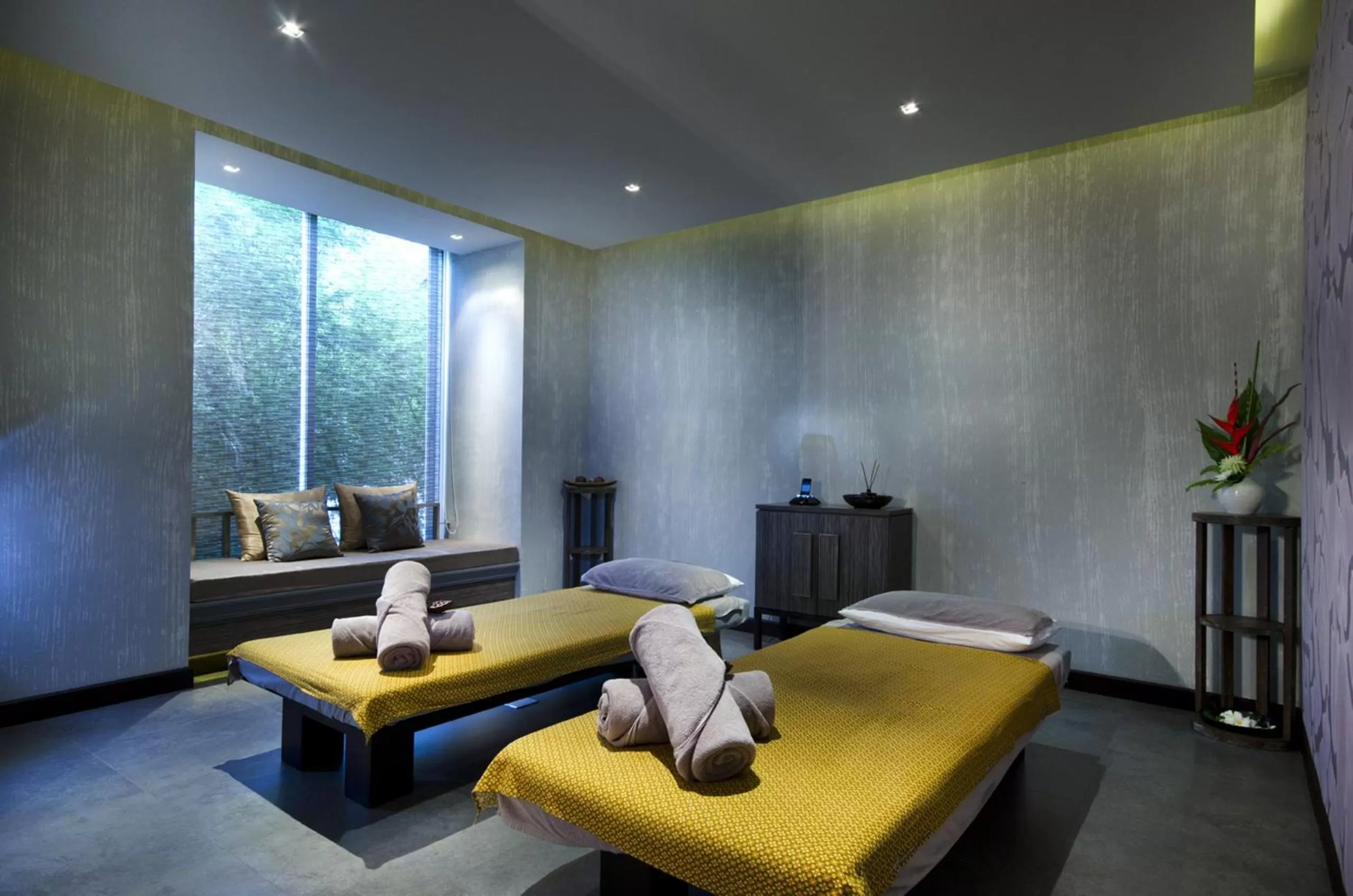 Massage, Bed in Wyndham Sea Pearl Resort, Phuket