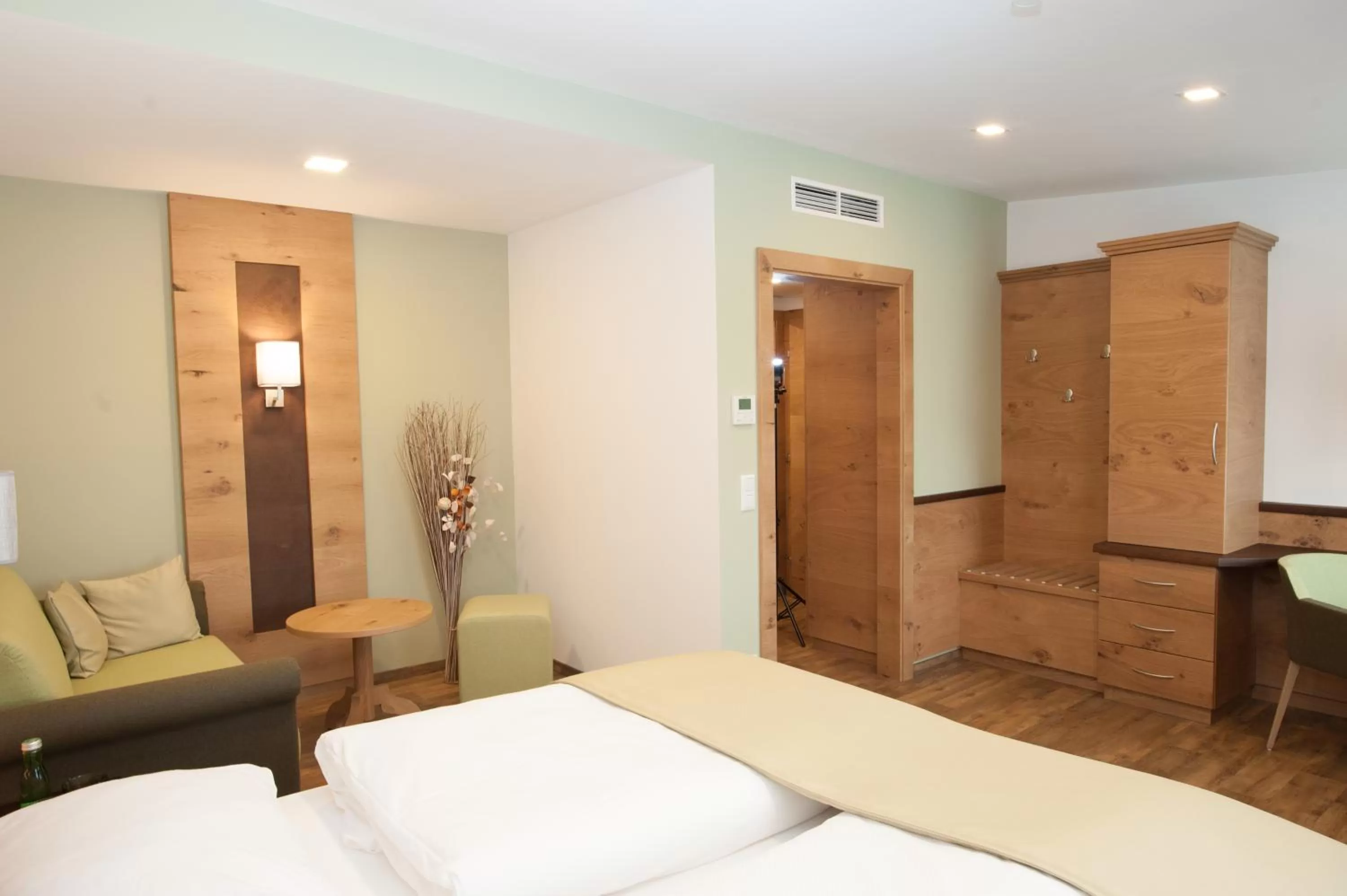 Photo of the whole room, Bed in Hotel zur Post