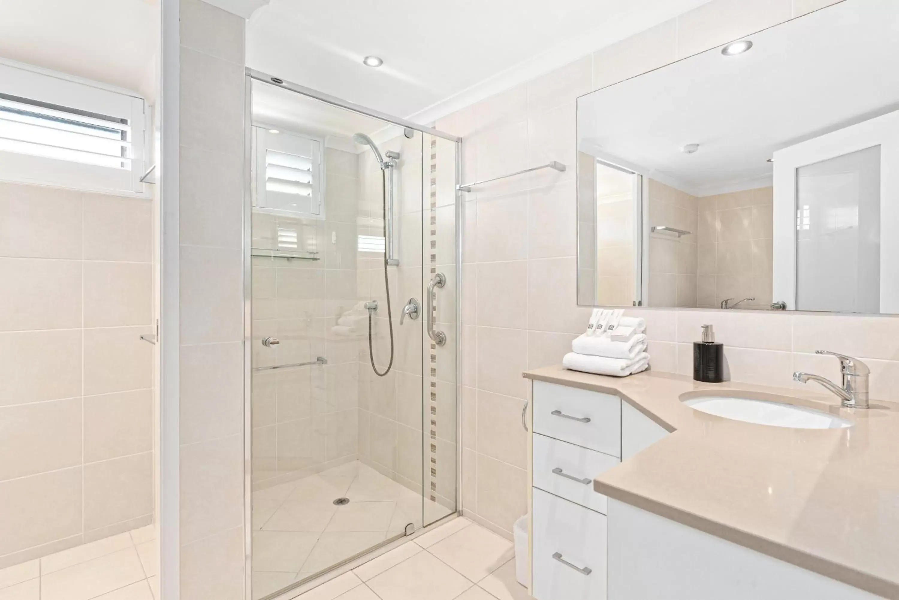 Shower, Bathroom in Windward Apartments