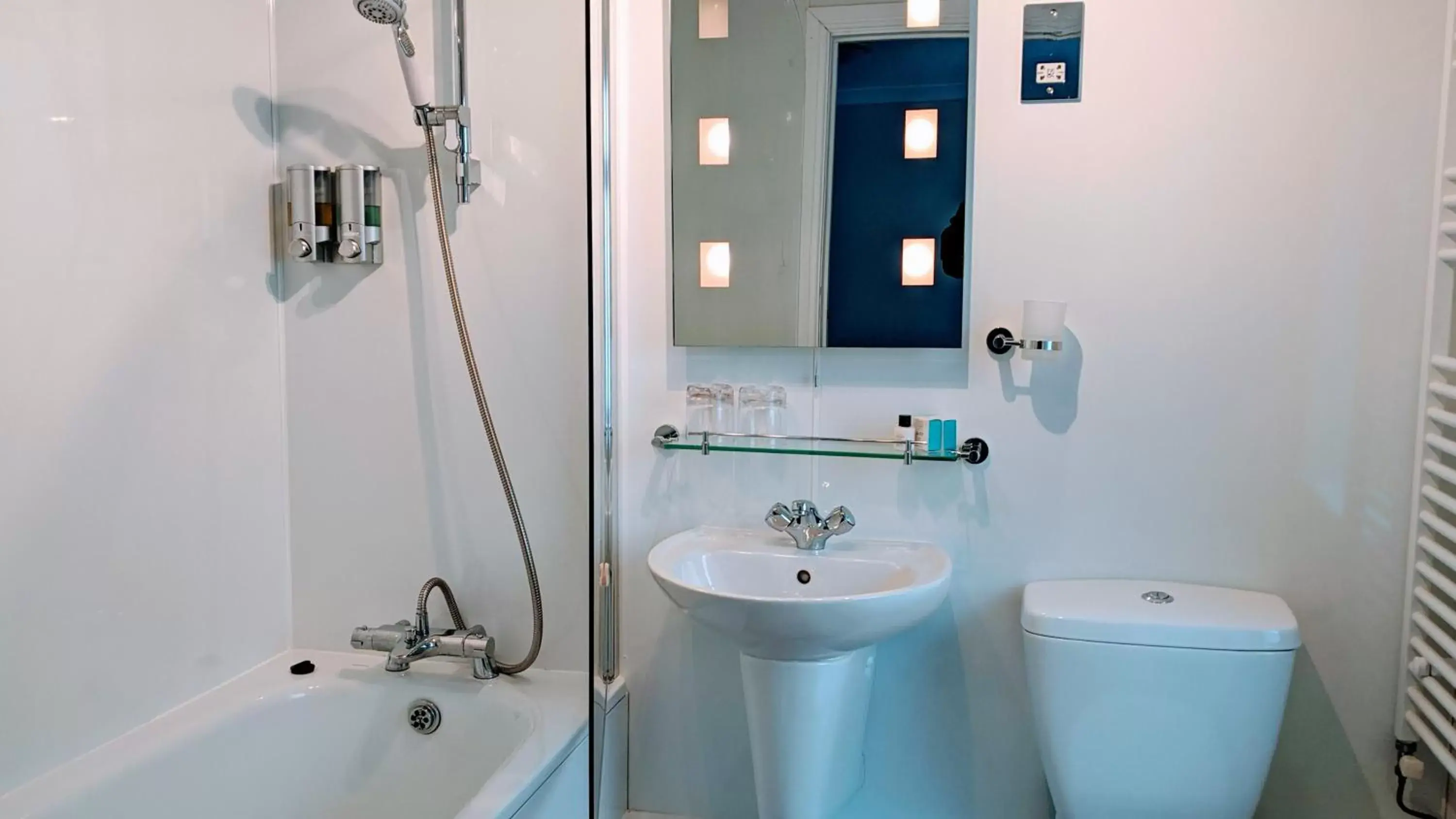 Bathroom in Ivybridge Guesthouse