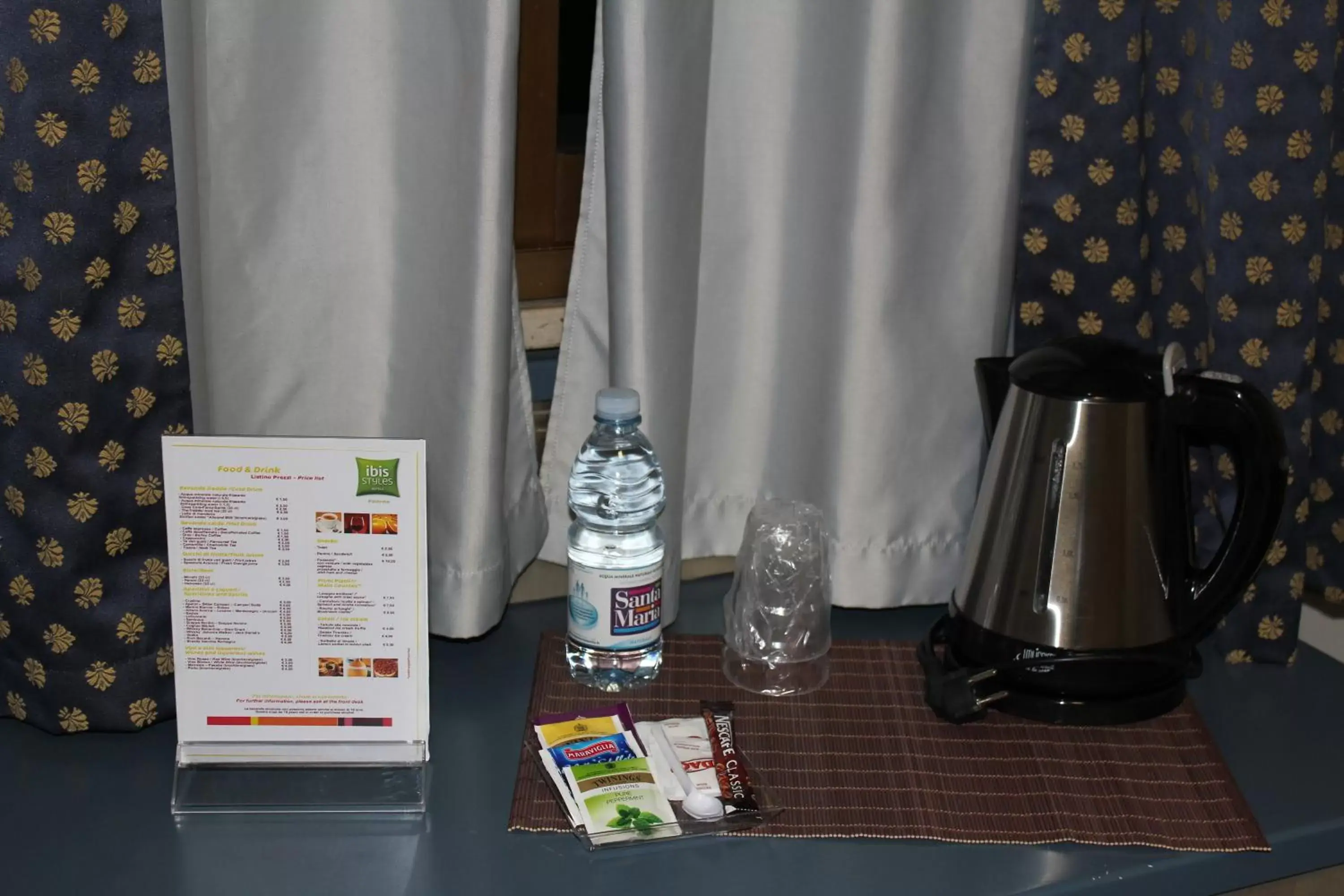 Coffee/tea facilities in Ibis Styles Palermo President