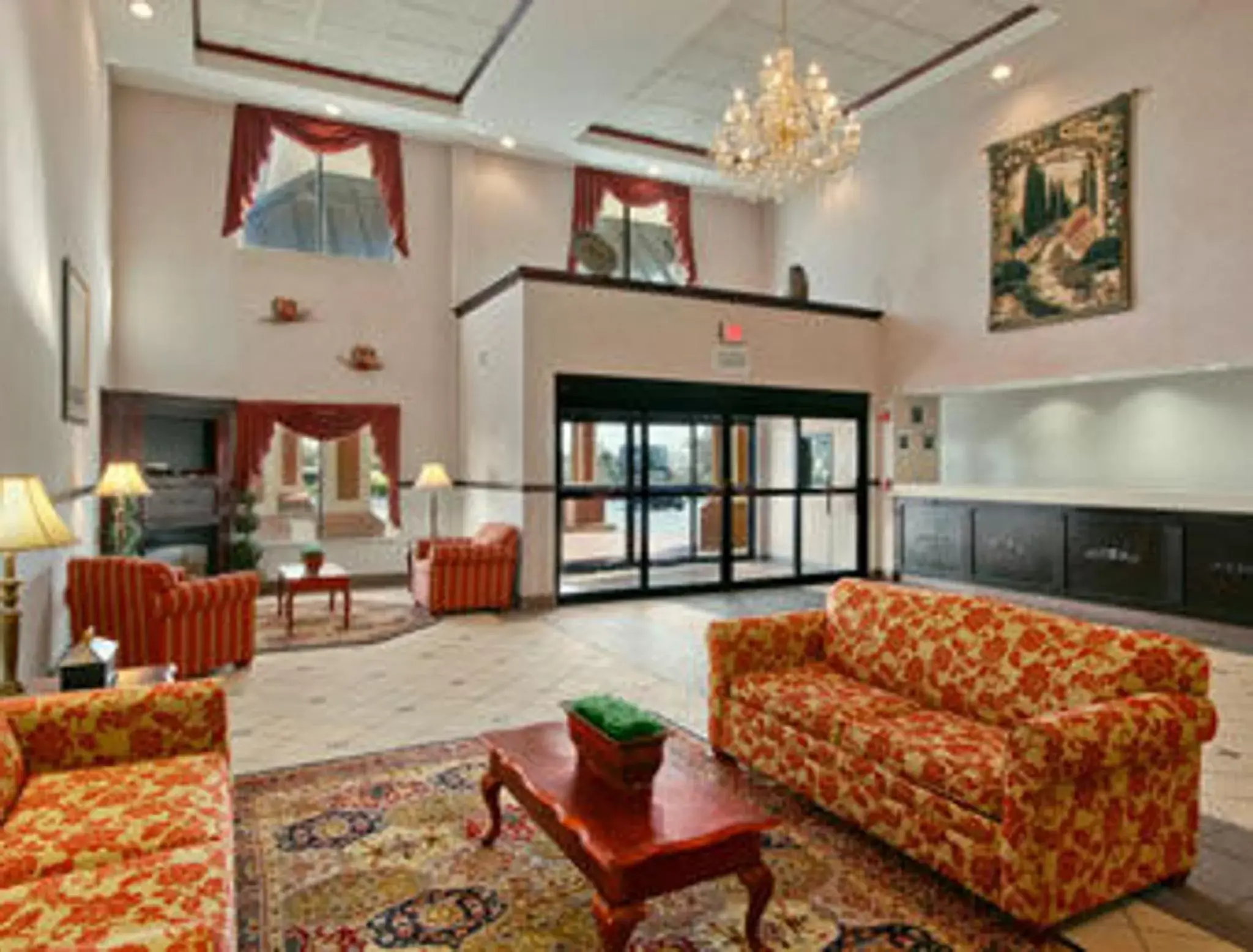Lobby or reception, Seating Area in Ramada by Wyndham Harrisburg/Hershey Area