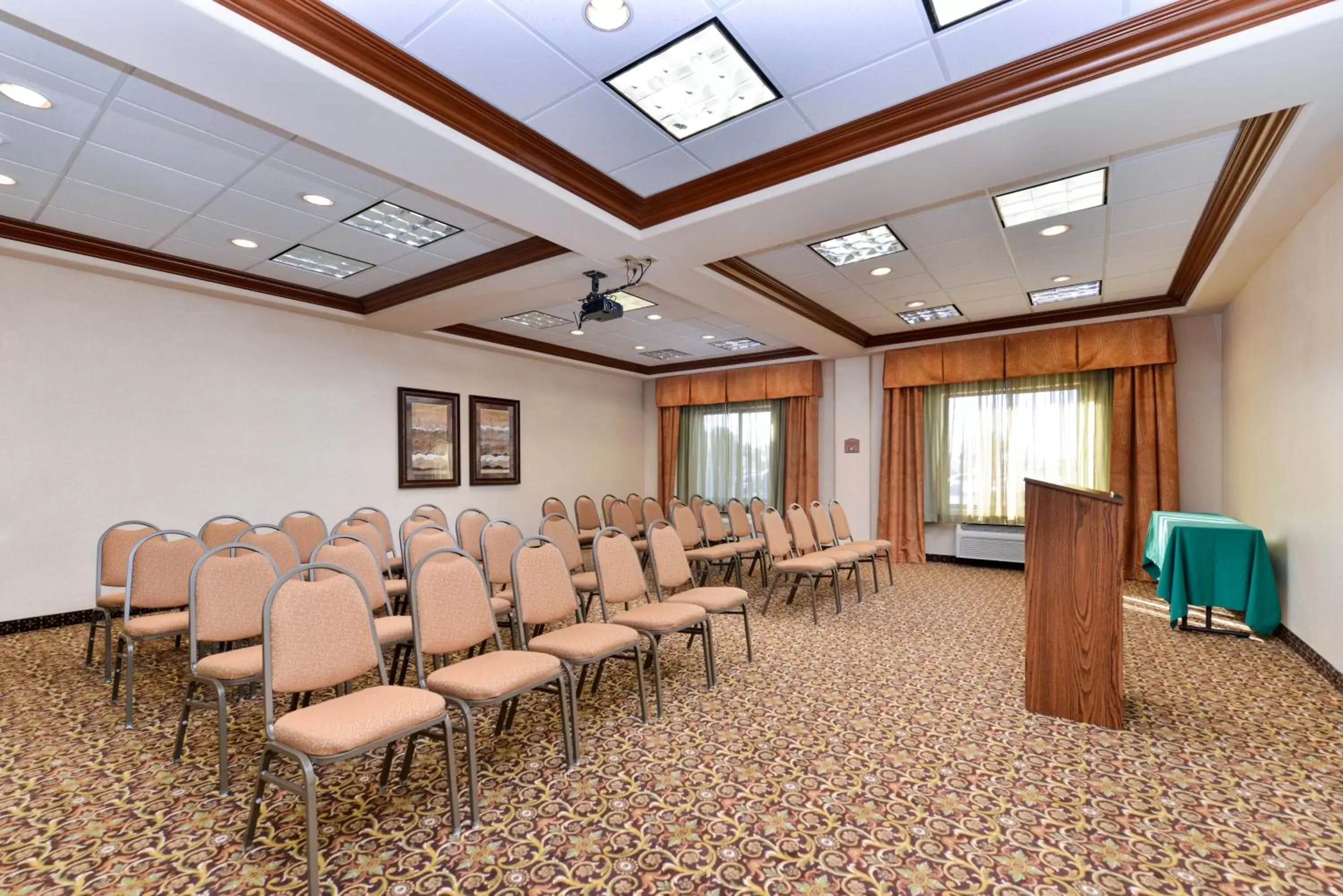 Meeting/conference room in Holiday Inn Express Hotel & Suites Las Cruces, an IHG Hotel