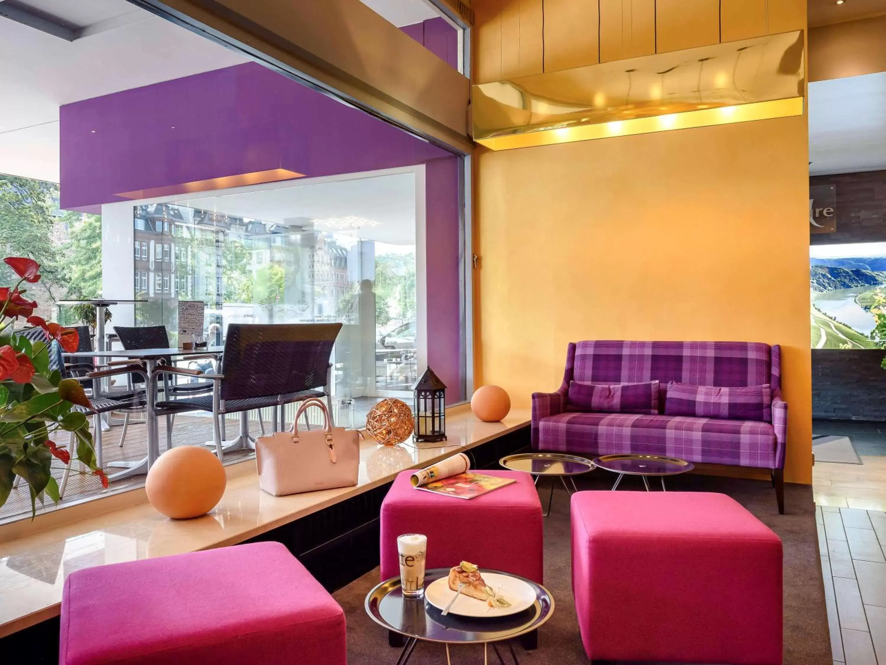 Lounge or bar, Seating Area in Mercure Hotel Trier Porta Nigra