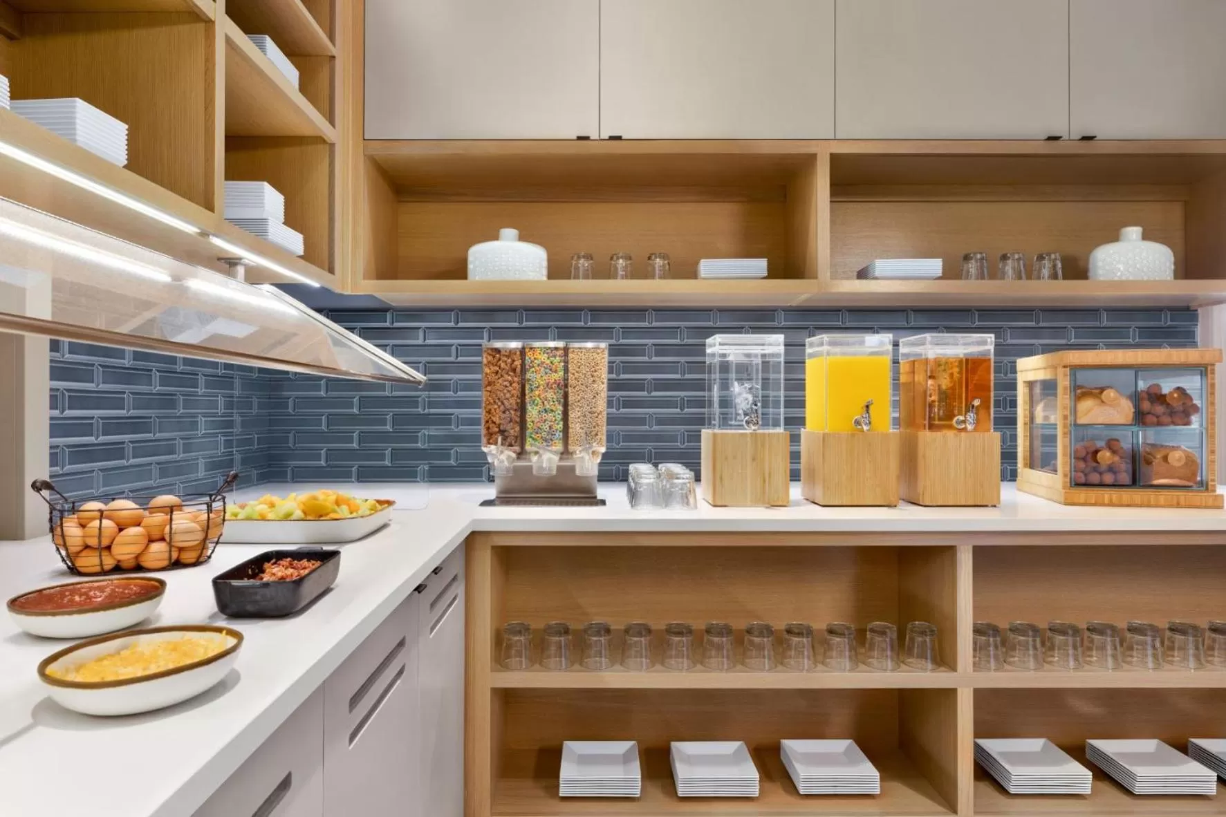 Food and drinks in Hyatt Place Columbus Polaris