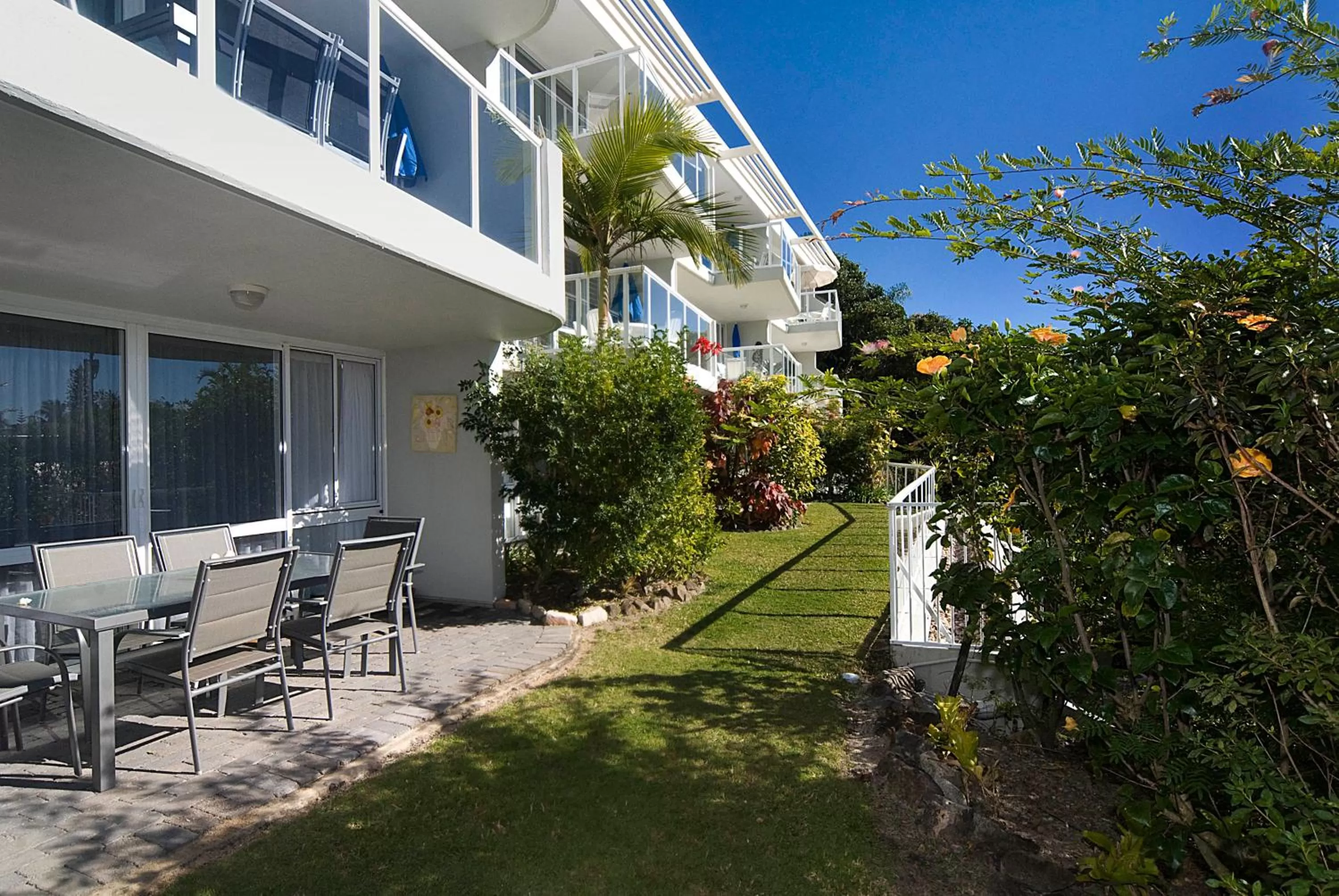 Two-Bedroom Apartment with Garden View in Sunshine Vista