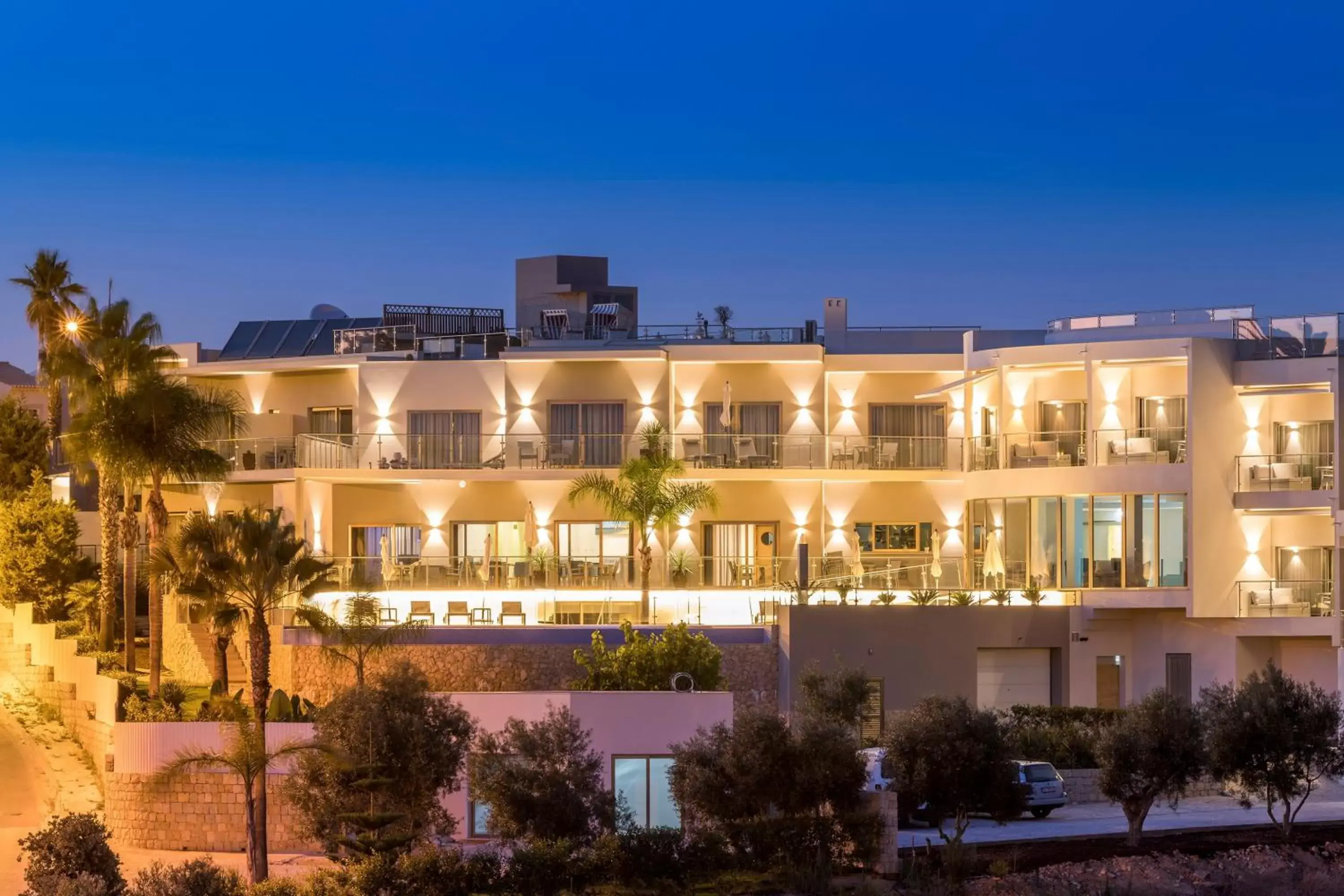 Facade/entrance, Property Building in Caneiros Luxury House & Suites