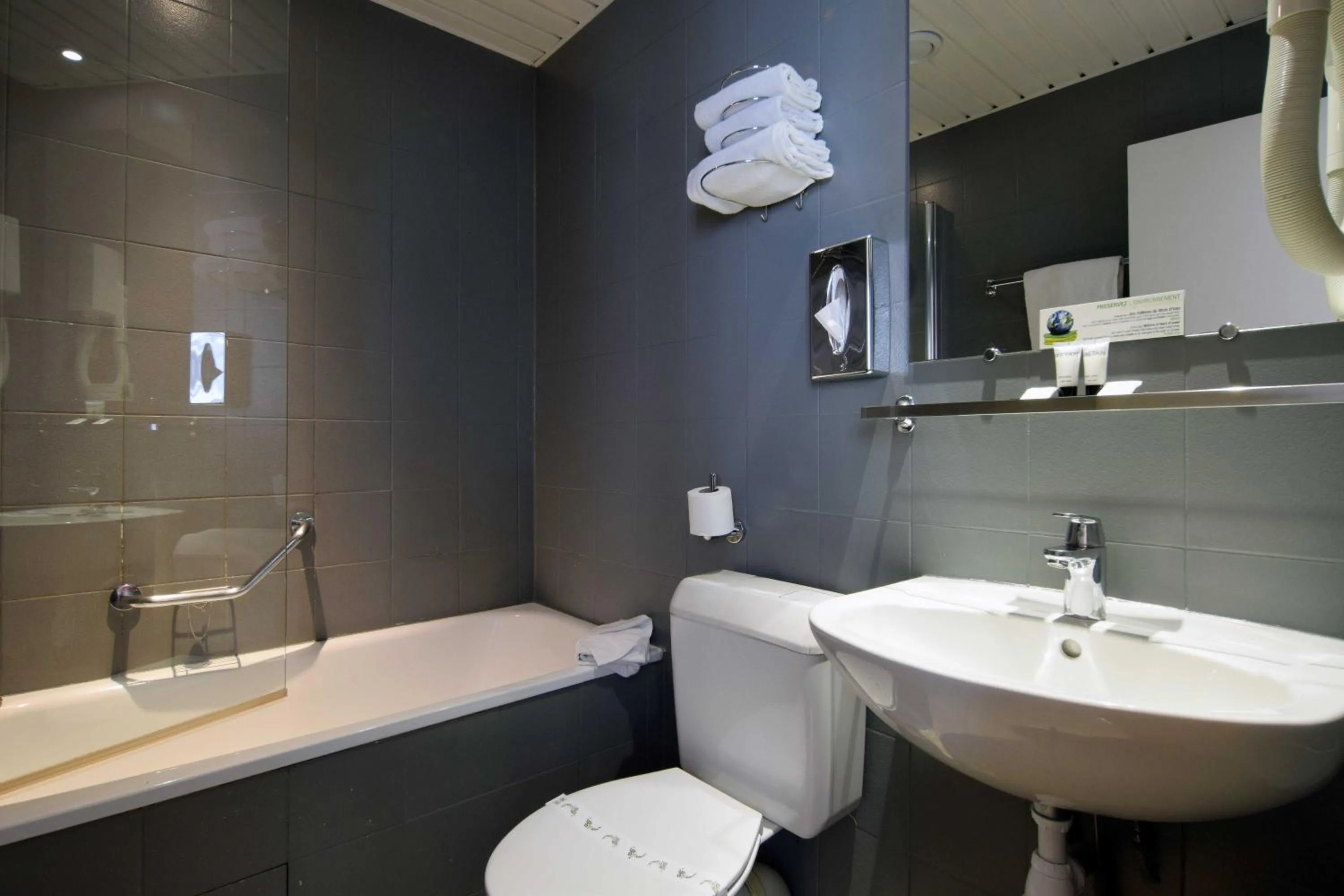 Bathroom in Saphir Grenelle