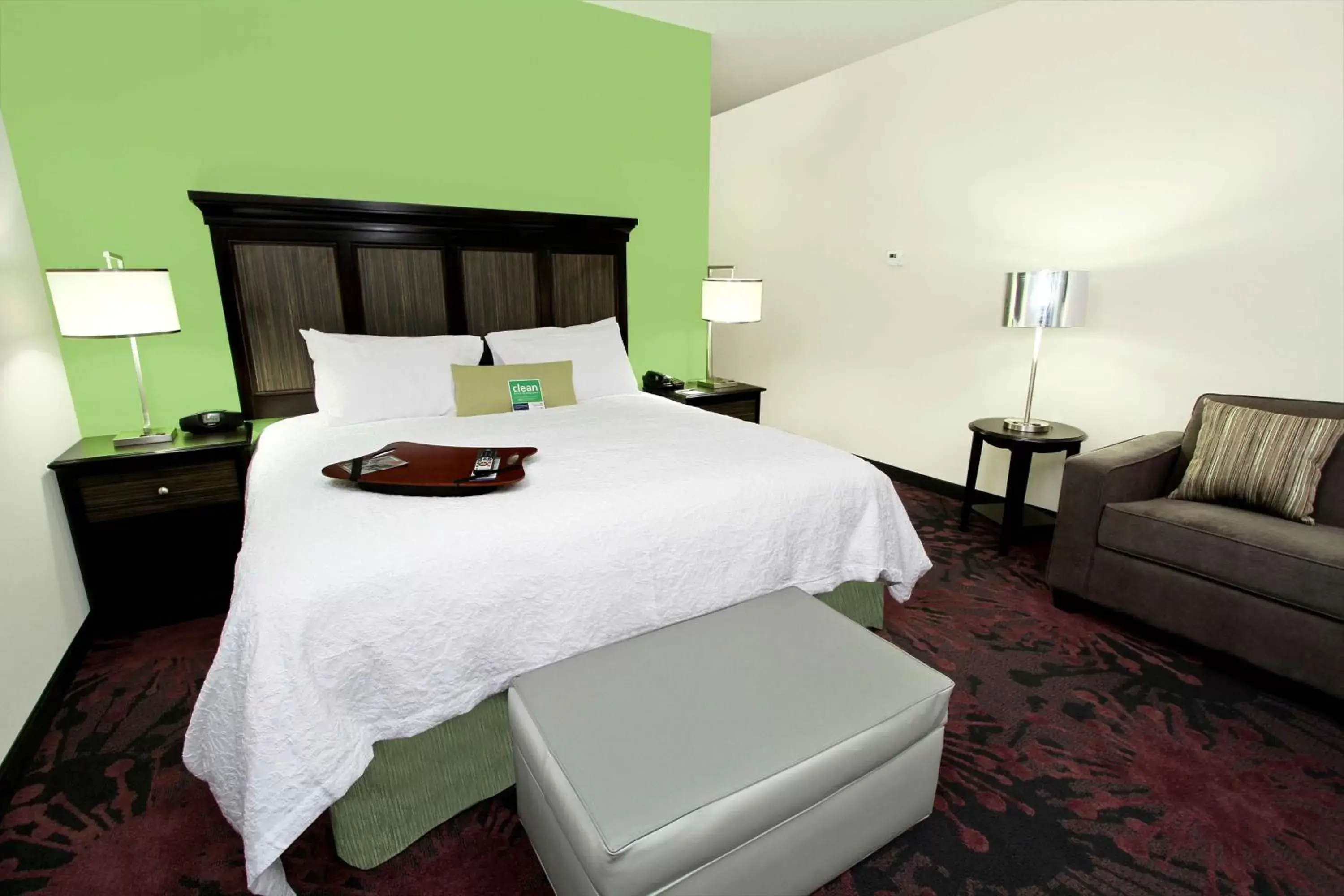 Bed in Hampton Inn & Suites Winnie