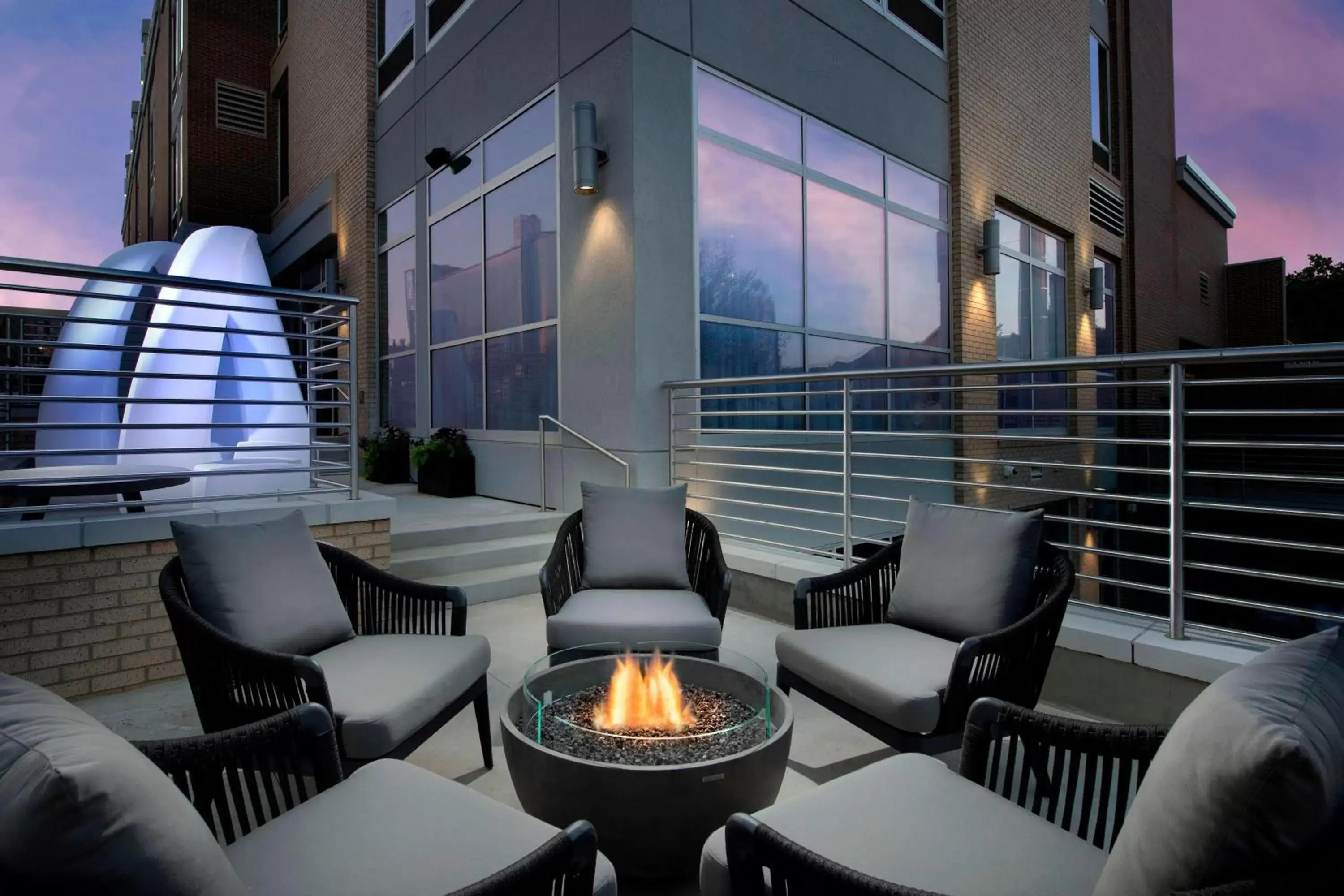 Property building, Seating Area in SpringHill Suites by Marriott Atlanta Downtown