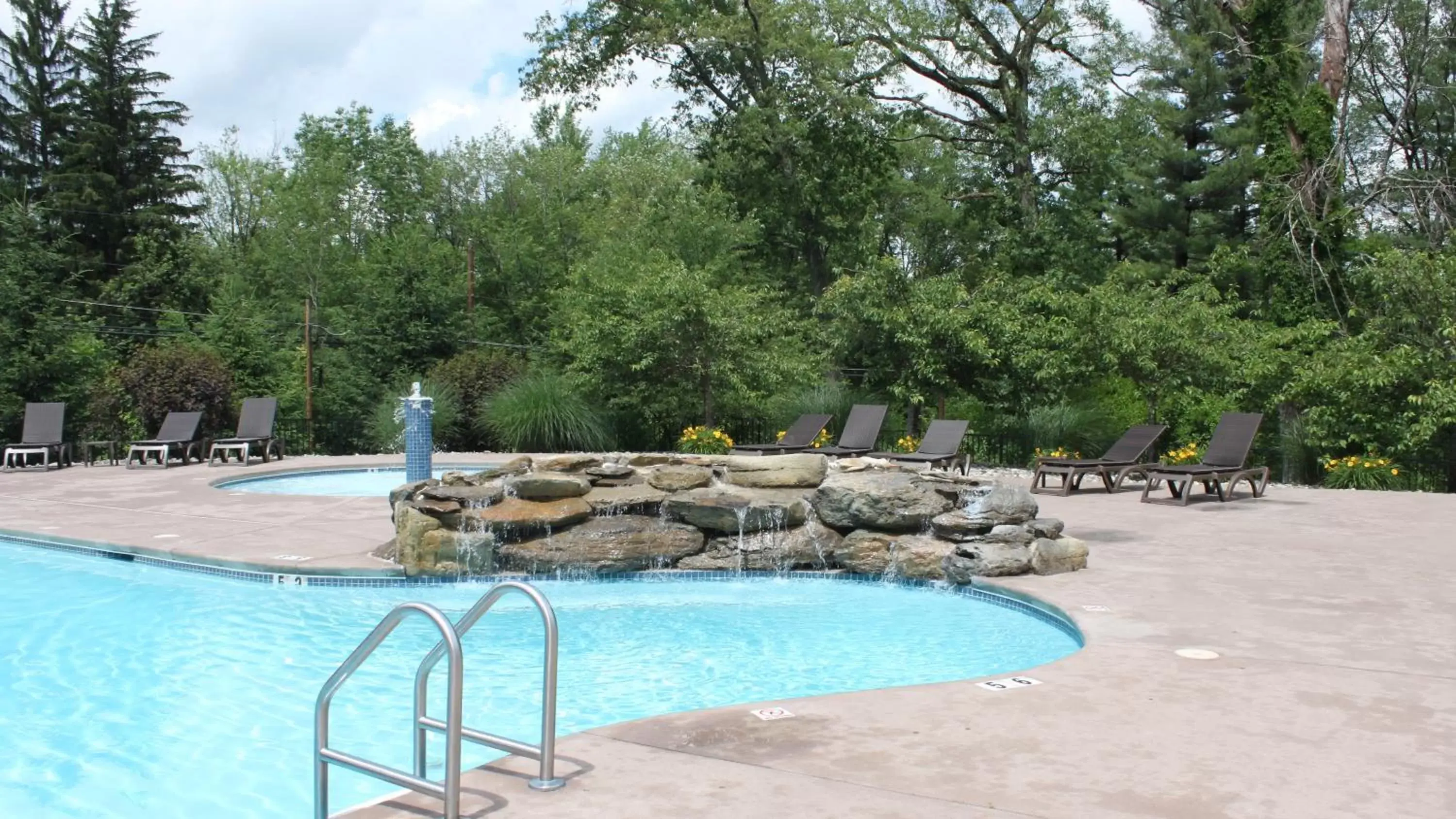 Pool view, Swimming Pool in Woodfield Manor - A Sundance Vacations Property