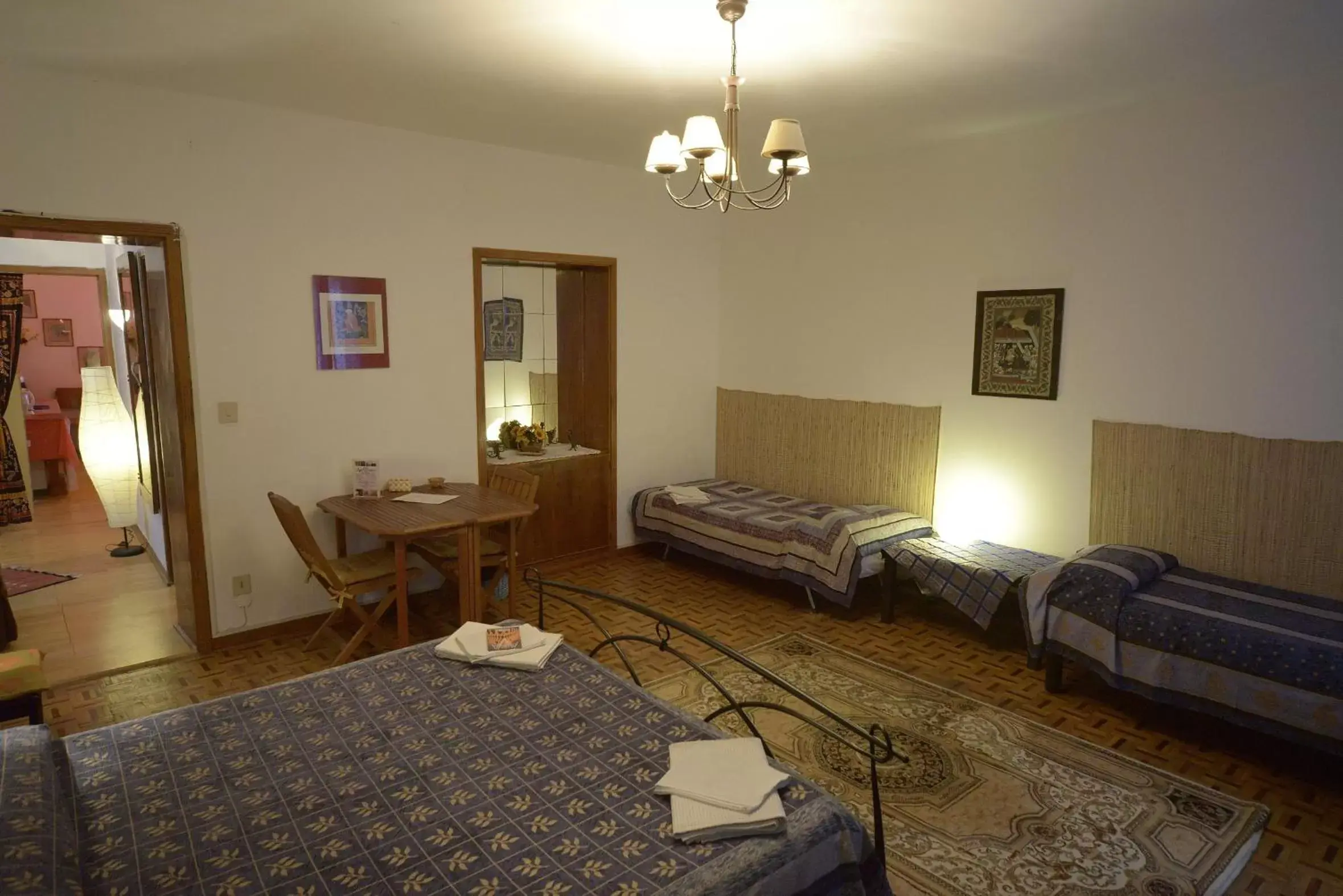 Photo of the whole room, Bed in B&B Arabesque