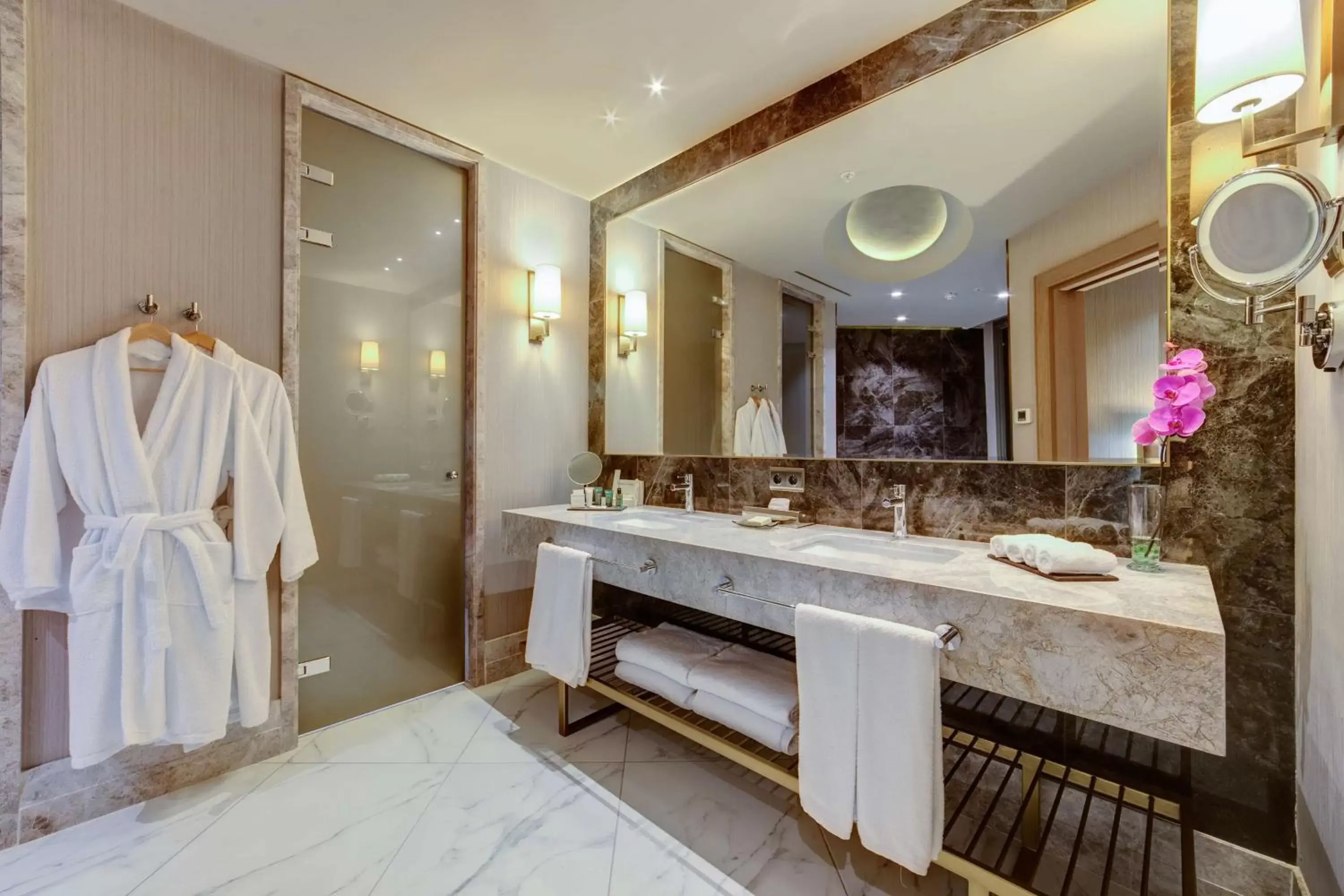 Photo of the whole room, Bathroom in Mersin HiltonSA