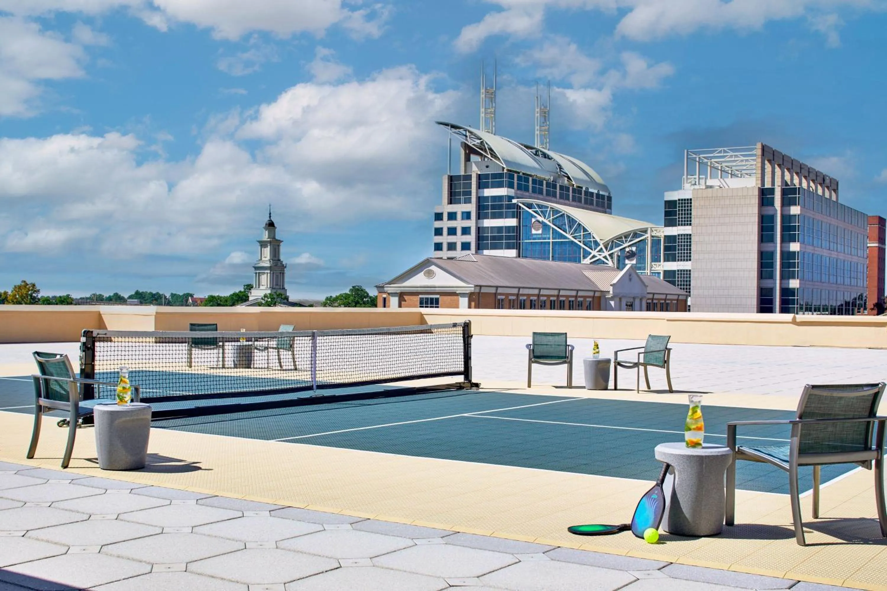 Area and facilities in Renaissance Mobile Riverview Plaza Hotel