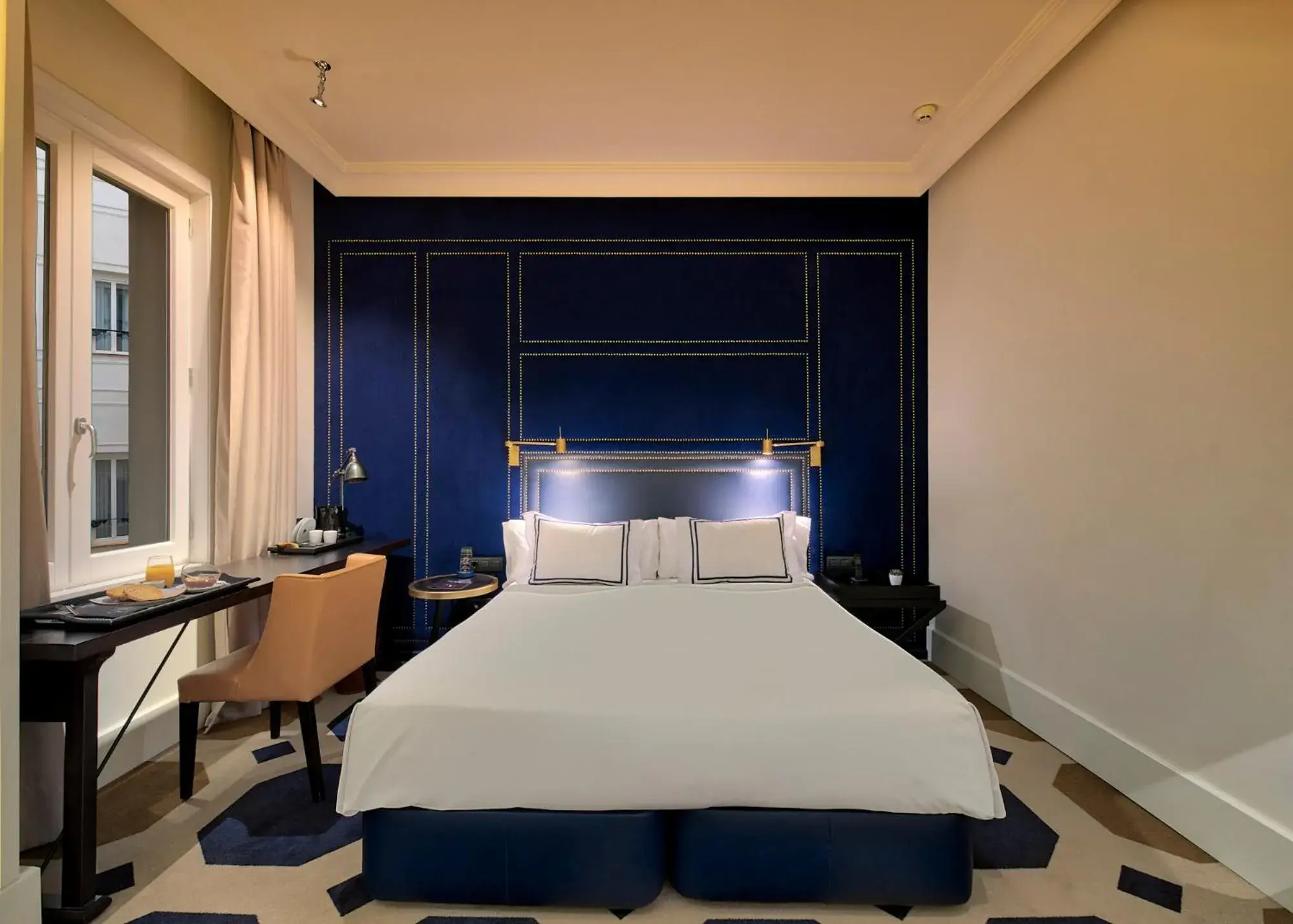 Photo of the whole room, Bed in Only YOU Boutique Hotel Madrid