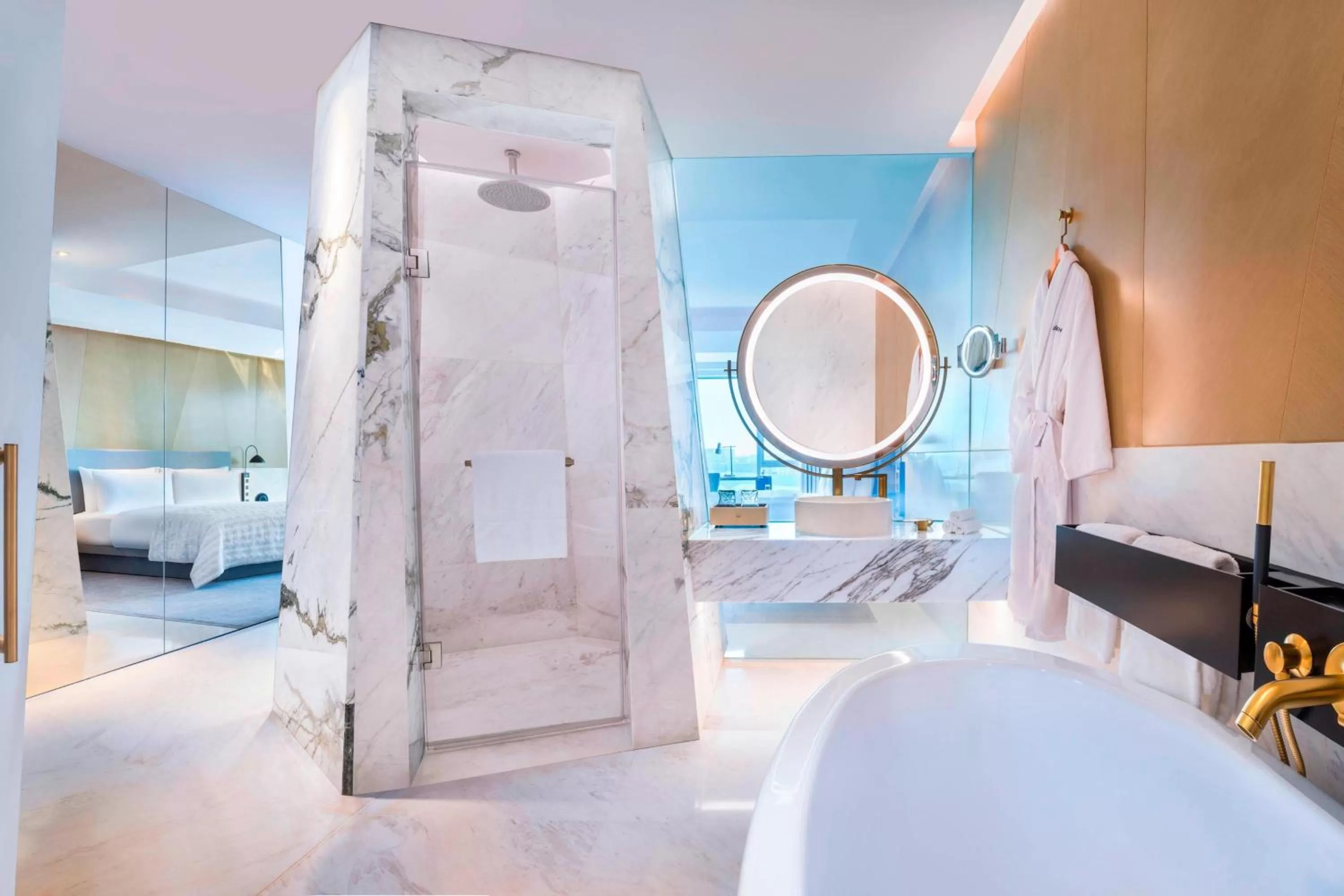 Bathroom, Bed in Le Meridien Shanghai Hongqiao,Minhang