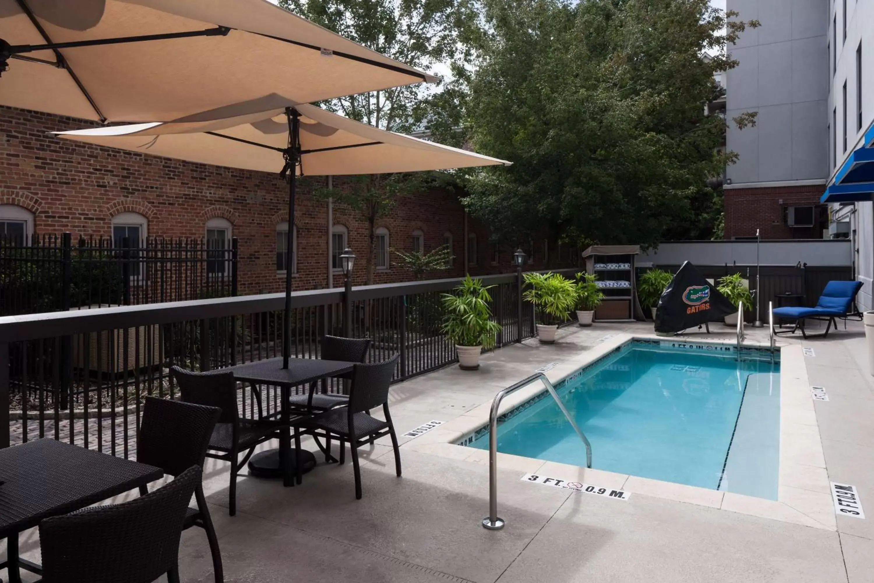 Swimming Pool in Hampton Inn & Suites Gainesville Downtown