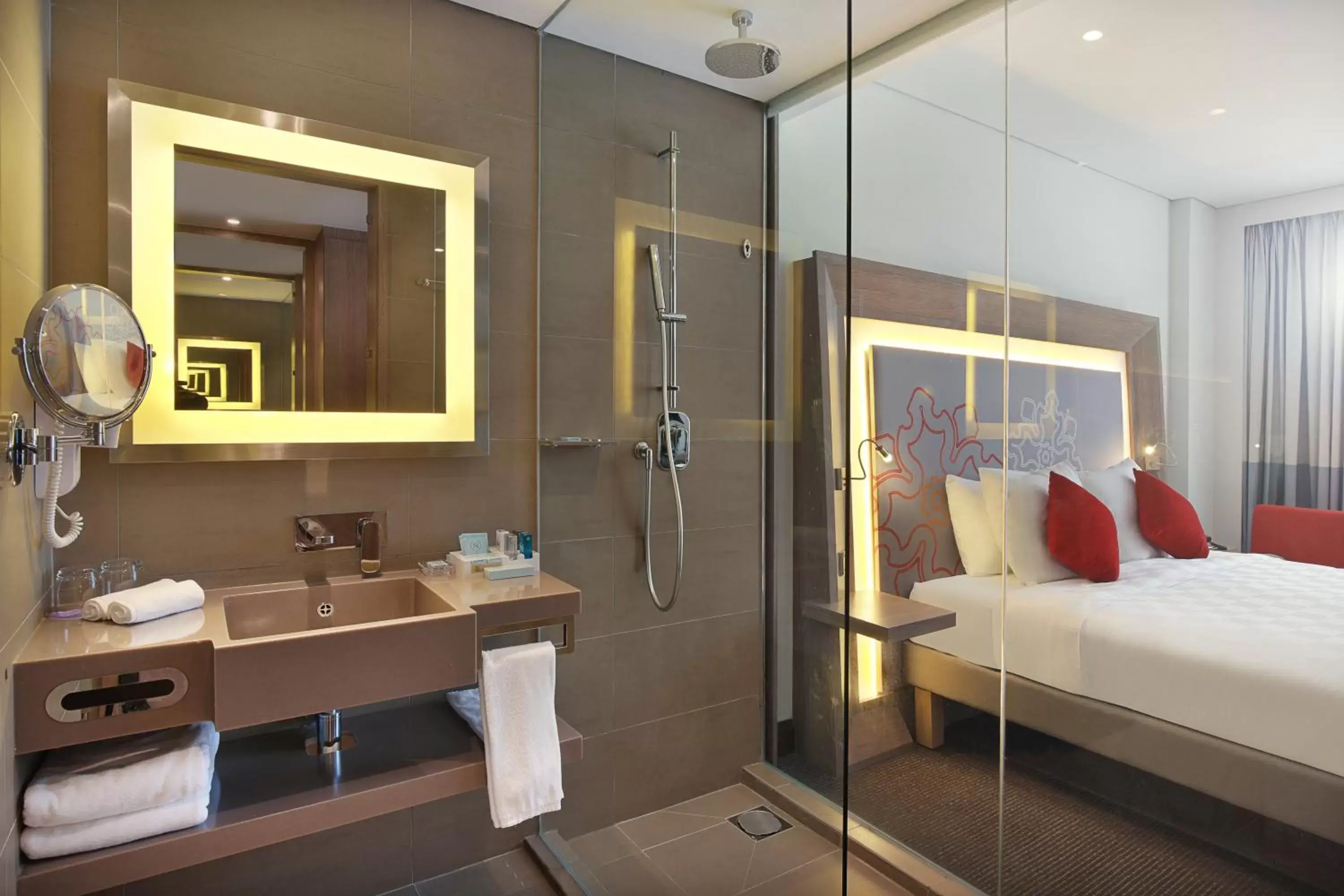 Shower, Bed in Noble Resort Hotel Melaka 马六甲诺铂度假酒店 Shower, Bed in Noble Resort Hotel Melaka 马六甲诺铂度假酒店